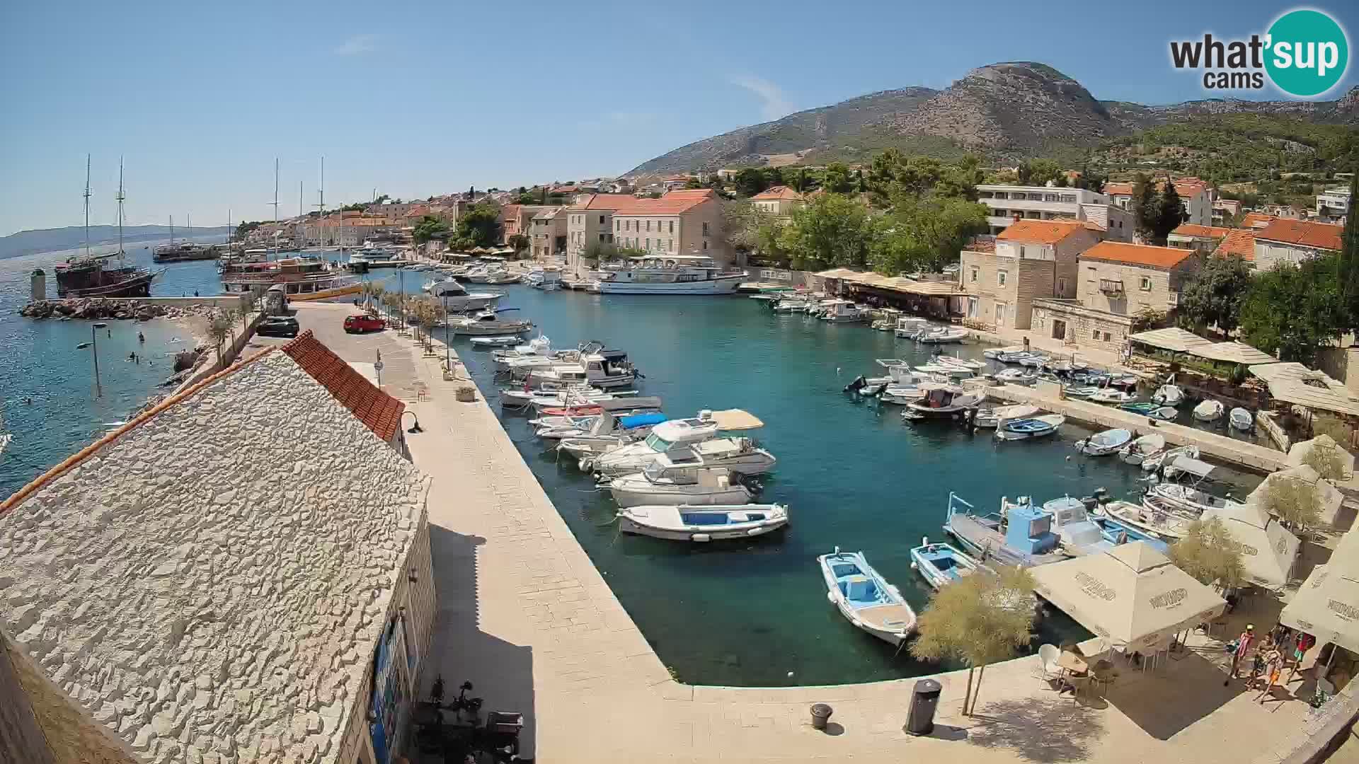 Webcam porto di Bol – Vista live sulla Riva e Marina