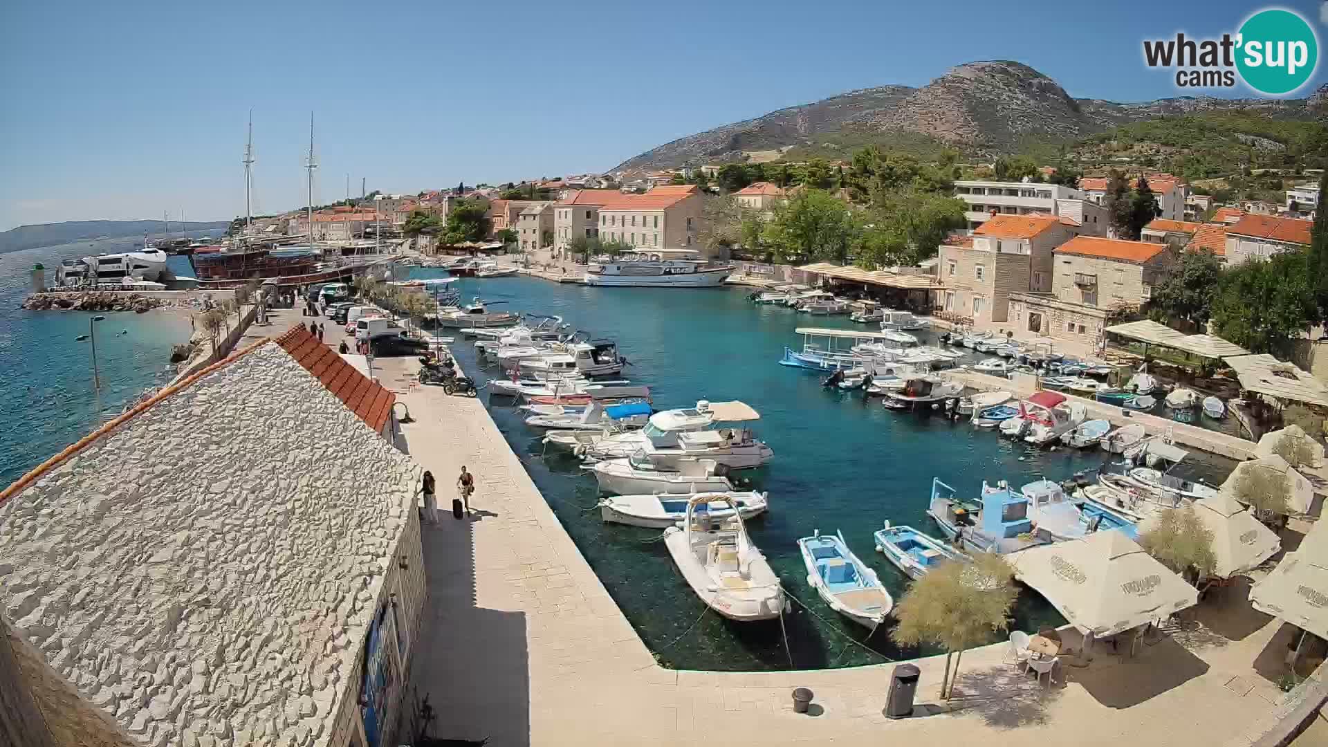 Webcam porto di Bol – Vista live sulla Riva e Marina