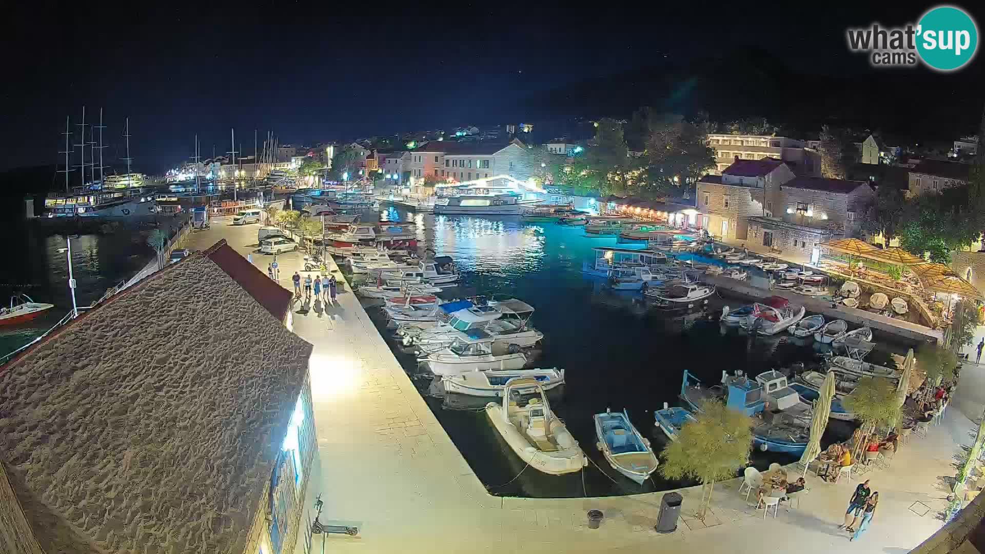 Webcam porto di Bol – Vista live sulla Riva e Marina