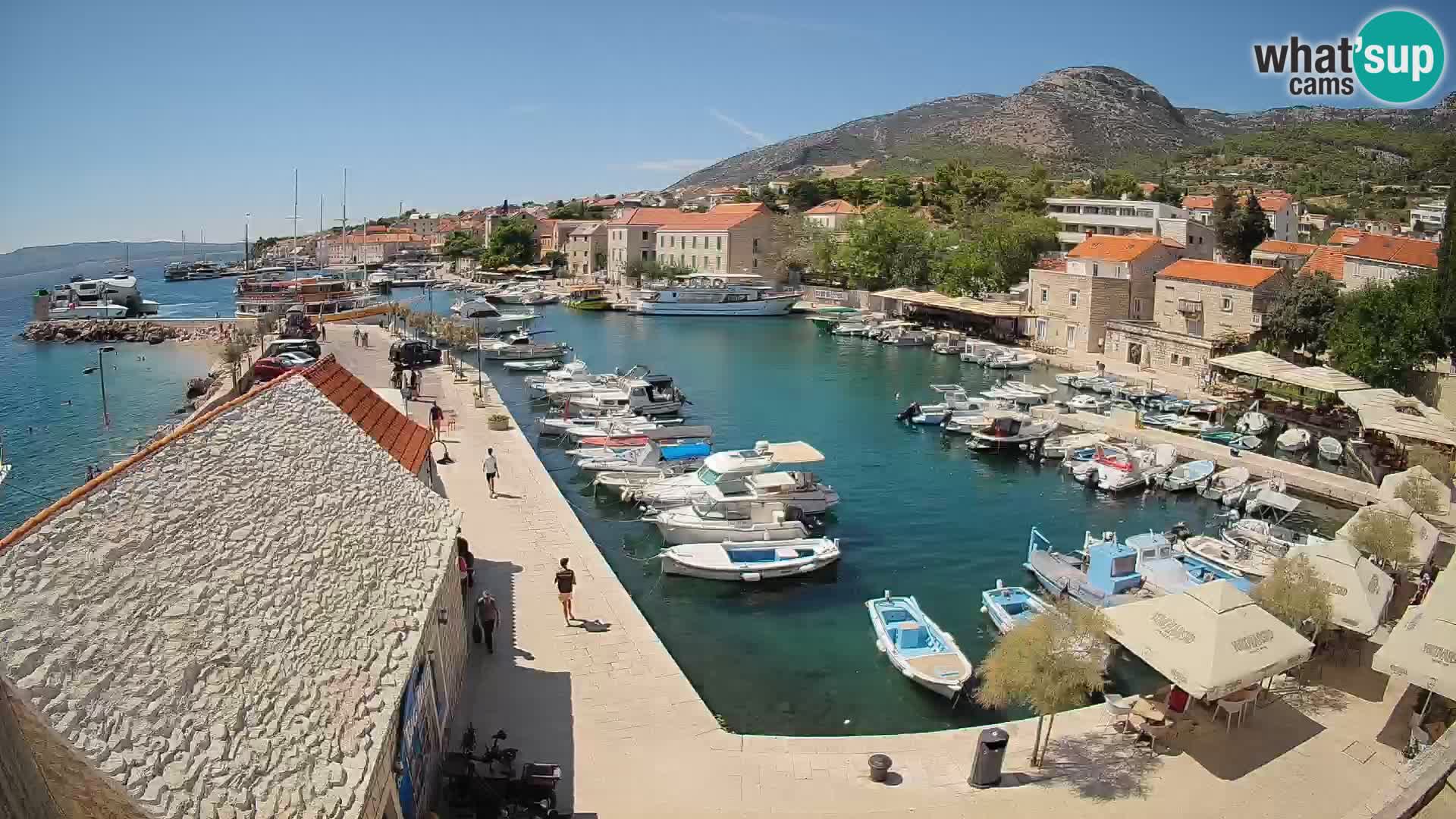 Webcam porto di Bol – Vista live sulla Riva e Marina