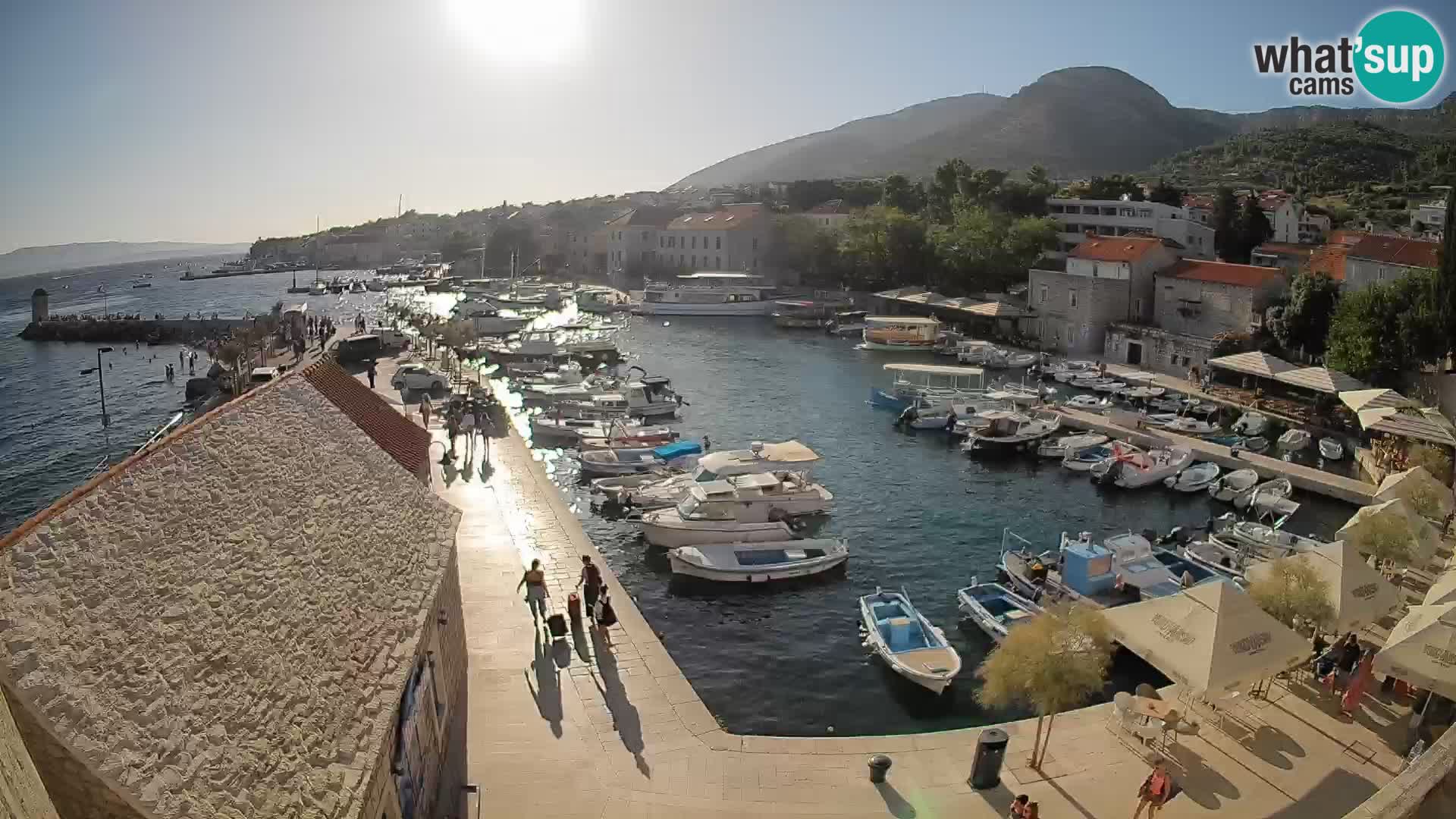 Webcam Bol Hafen – Liveblick auf Bol Riva & Marina