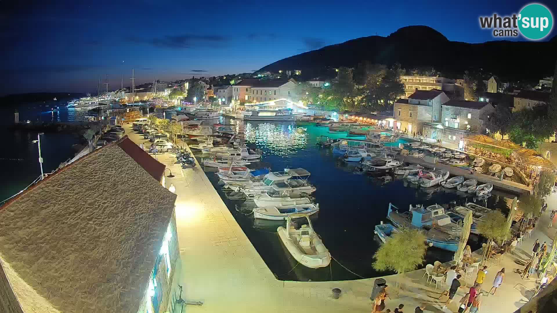 Webcam Bol Harbour – Live View of Bol Riva & Marina