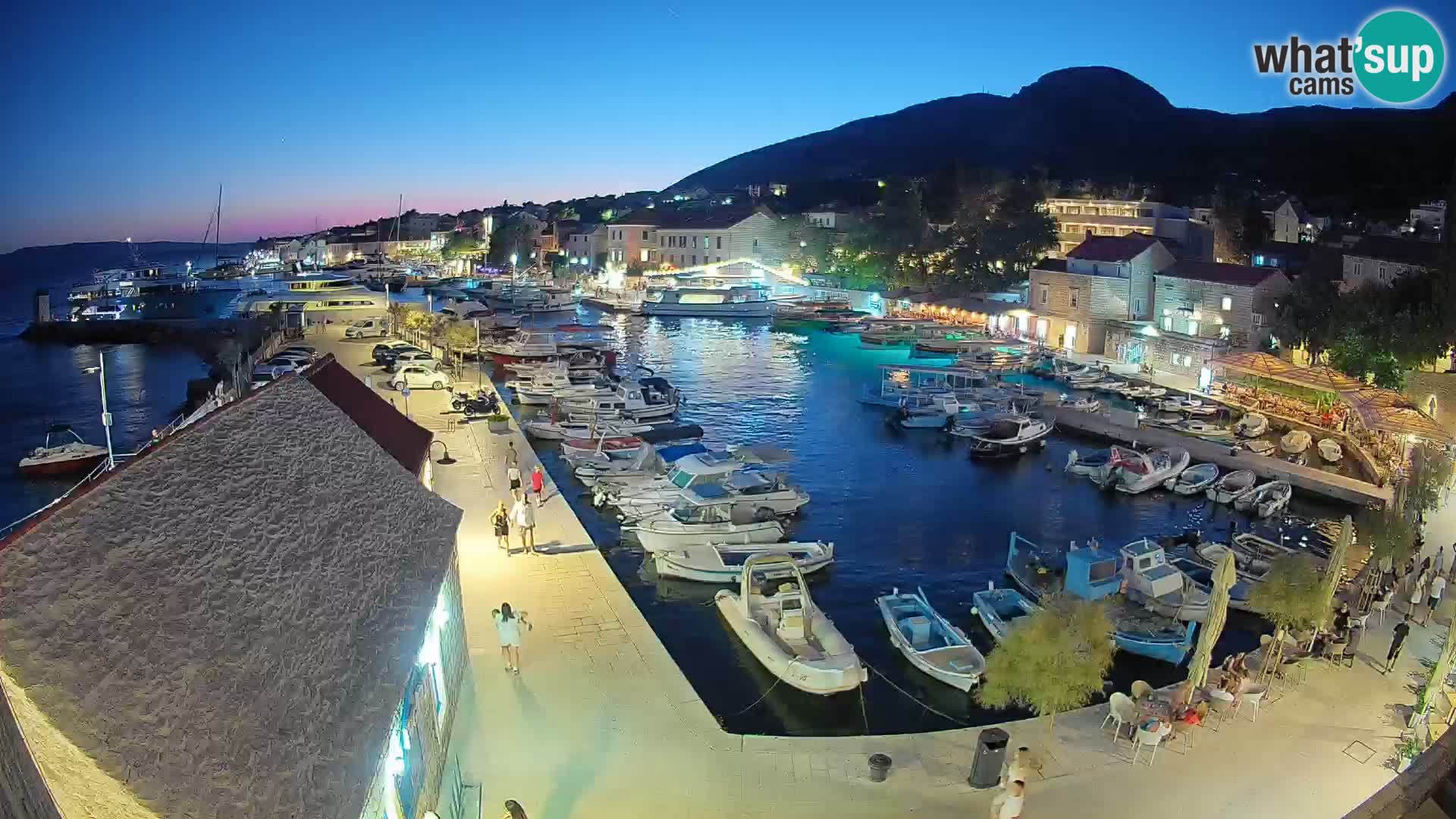 Webcam porto di Bol – Vista live sulla Riva e Marina