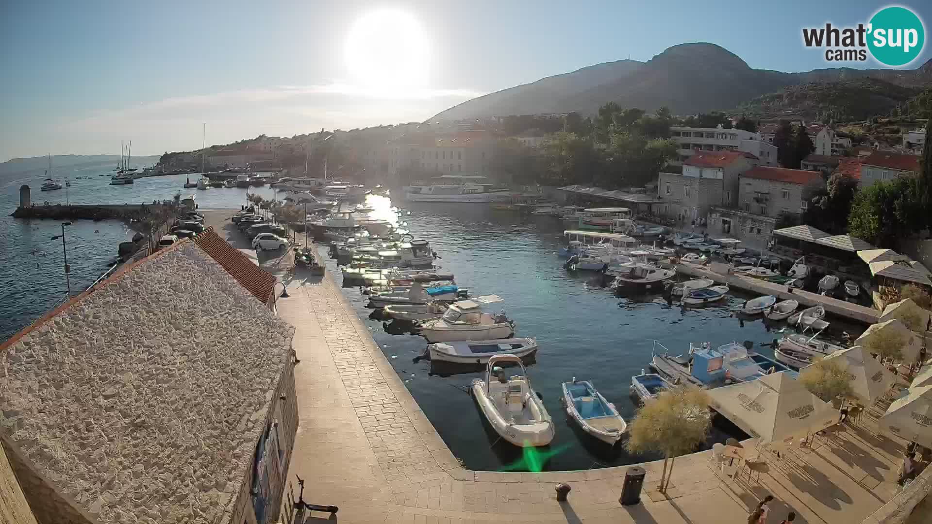 Webcam Bol Hafen – Liveblick auf Bol Riva & Marina