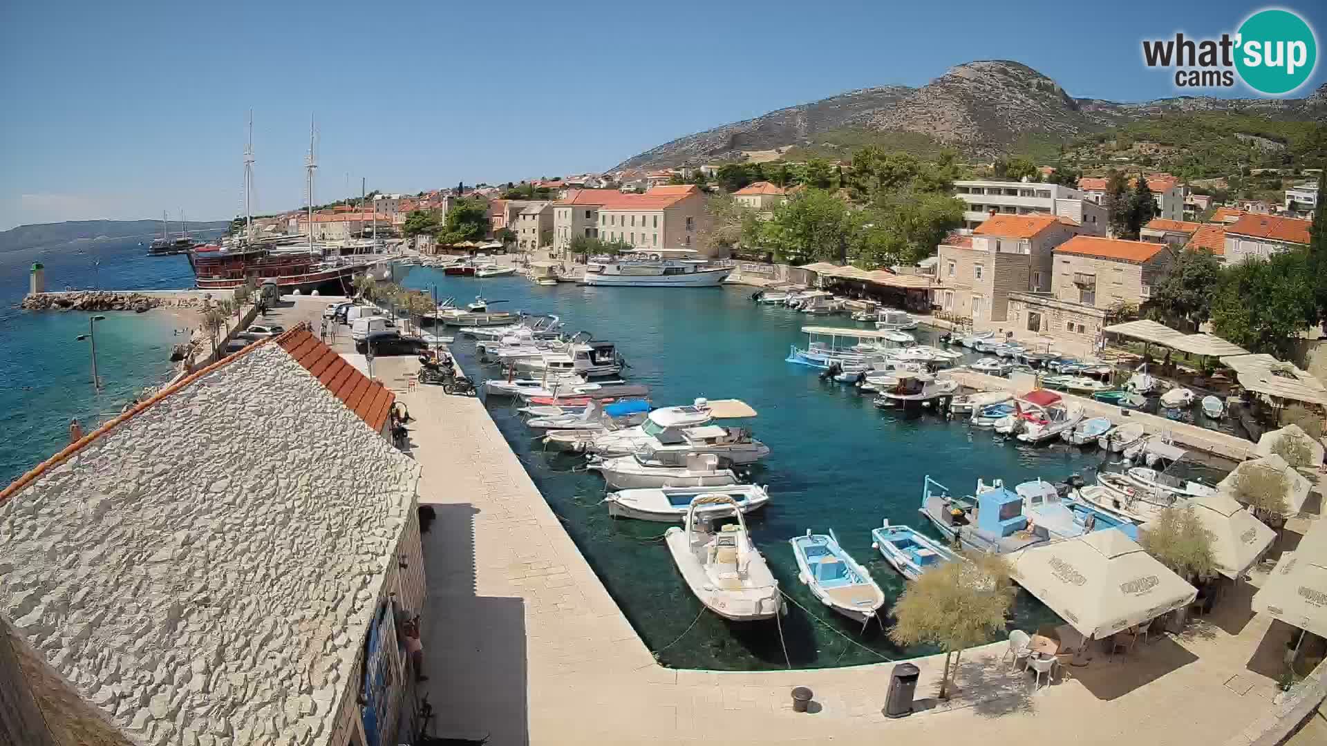 Webcam Bol Harbour – Live View of Bol Riva & Marina