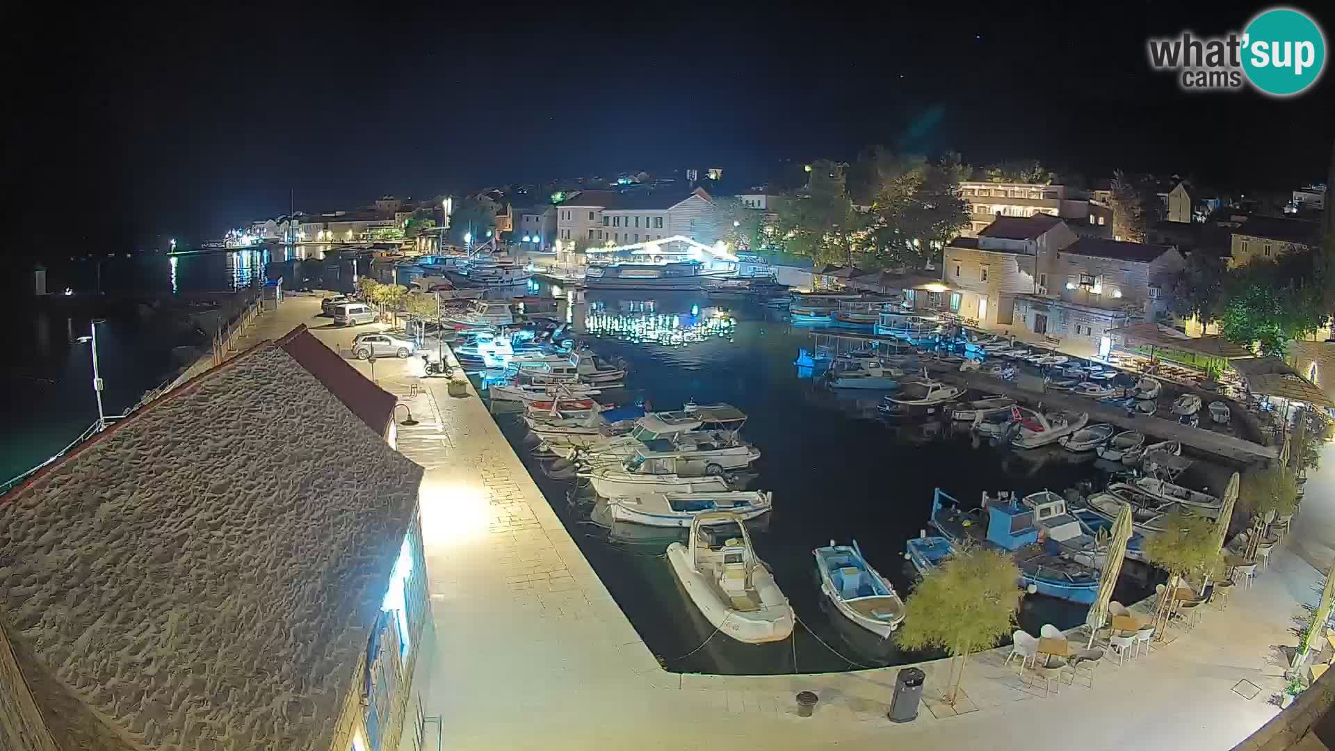 Webcam Bol Hafen – Liveblick auf Bol Riva & Marina