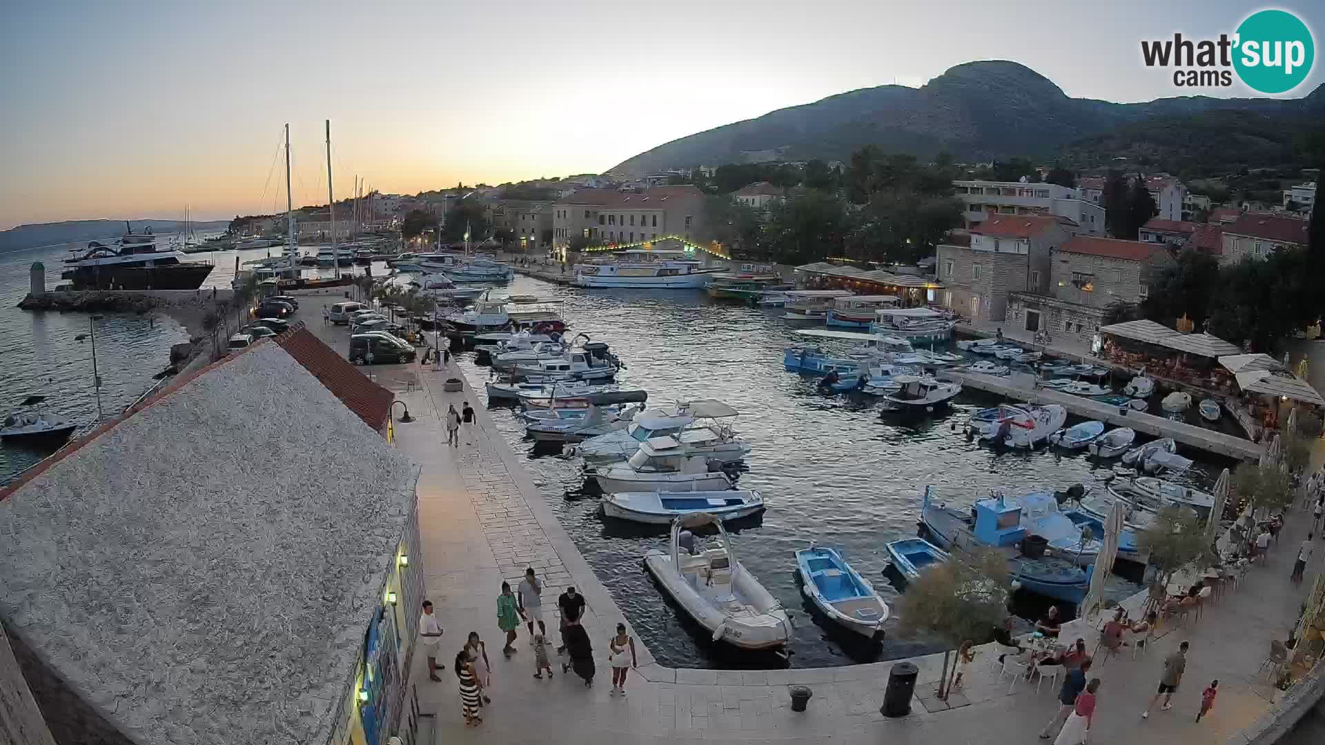 Webcam Bol Harbour – Live View of Bol Riva & Marina