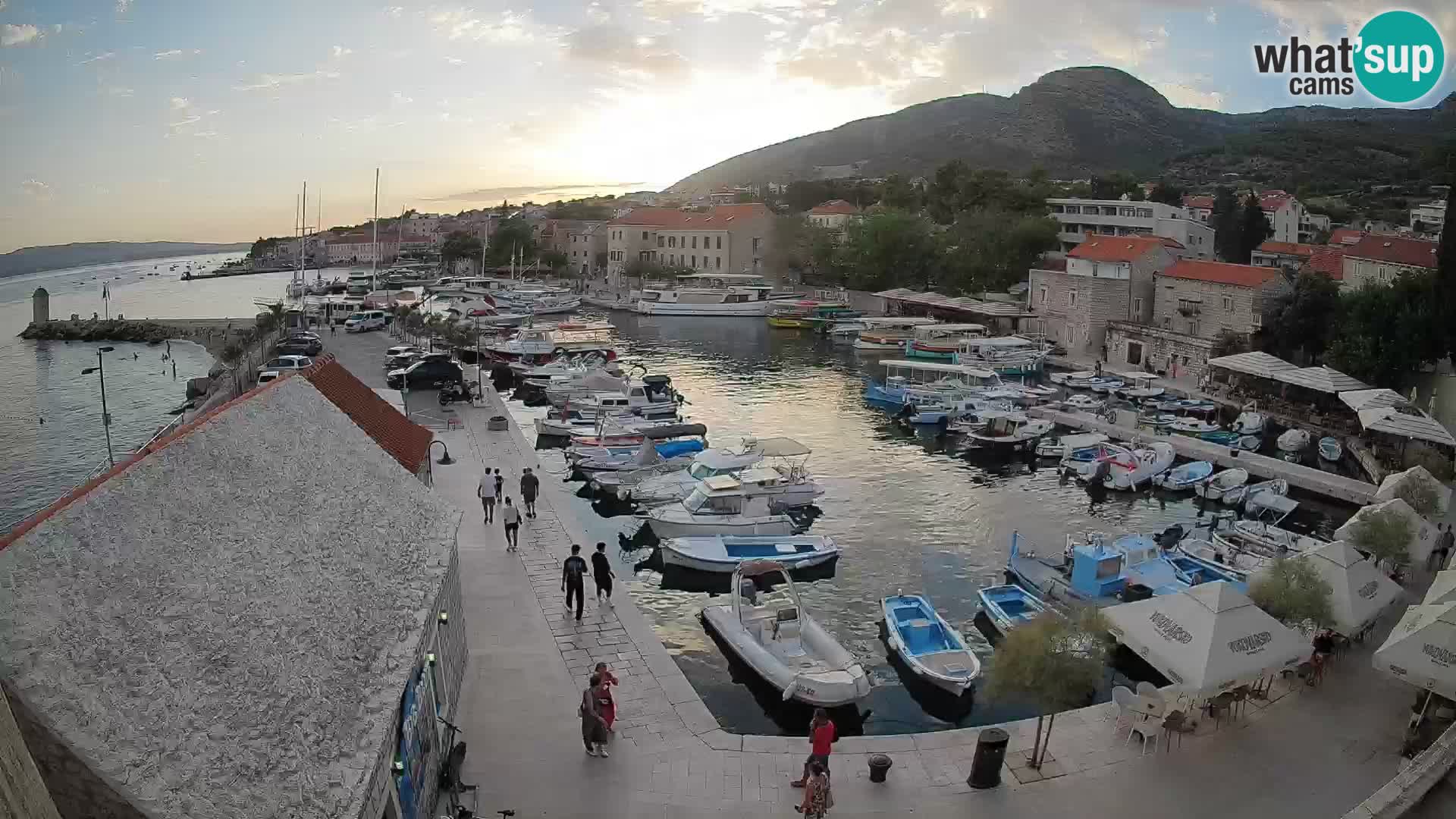 Webcam Bol Hafen – Liveblick auf Bol Riva & Marina