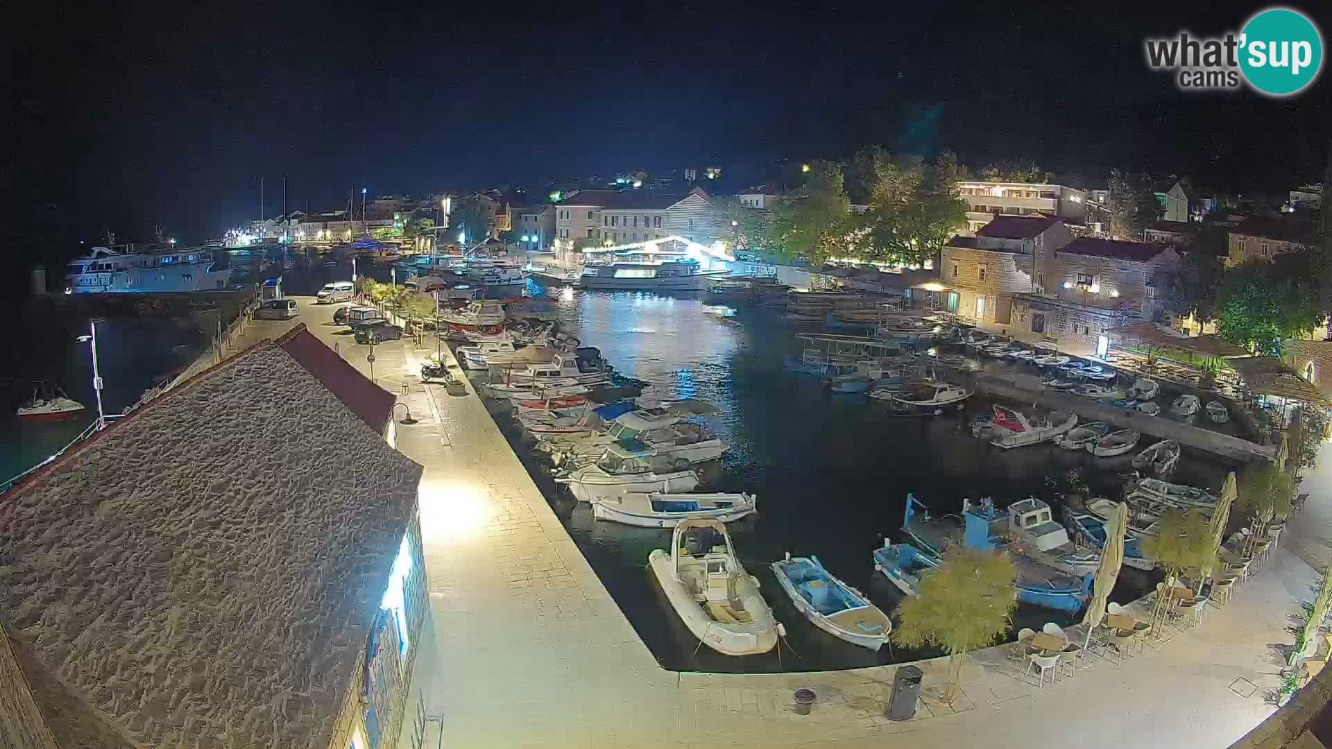 Webcam Bol Hafen – Liveblick auf Bol Riva & Marina
