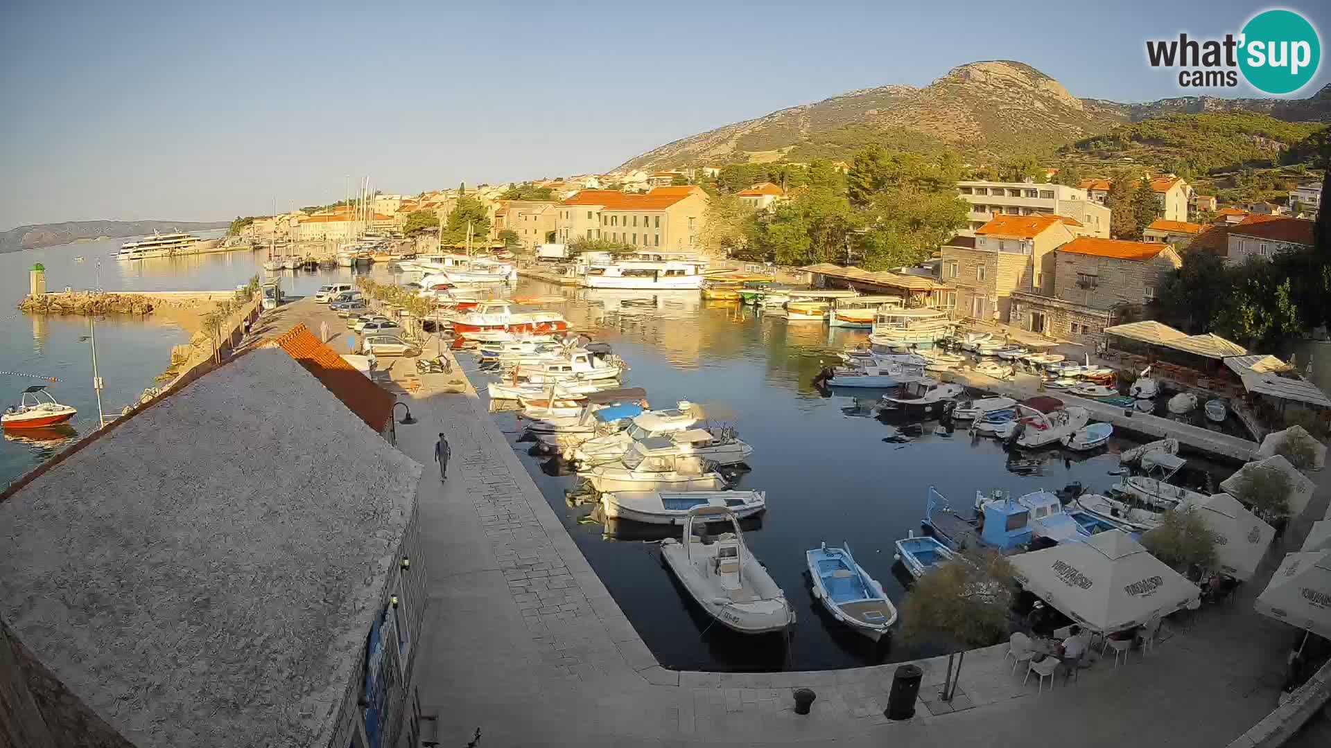 Webcam Bol Harbour – Live View of Bol Riva & Marina