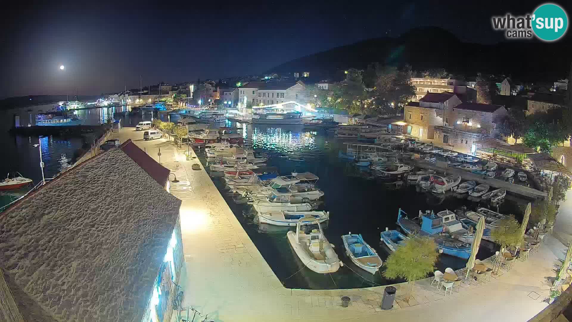 Webcam Bol Hafen – Liveblick auf Bol Riva & Marina