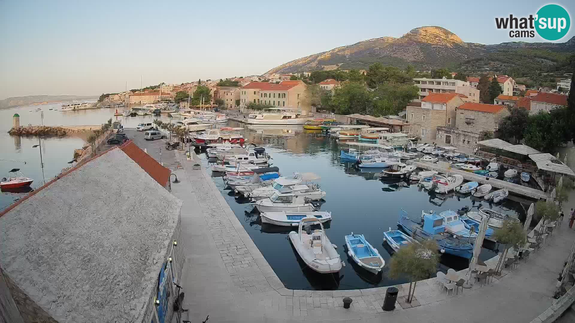Webcam Bol Harbour – Live View of Bol Riva & Marina