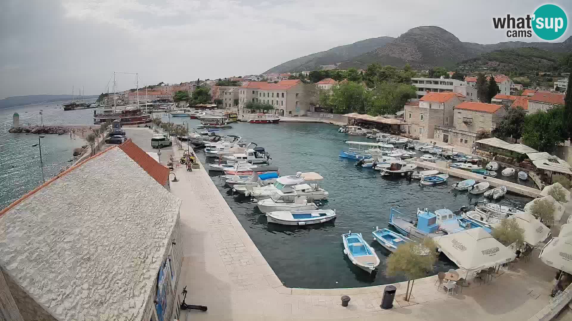 Webcam porto di Bol – Vista live sulla Riva e Marina