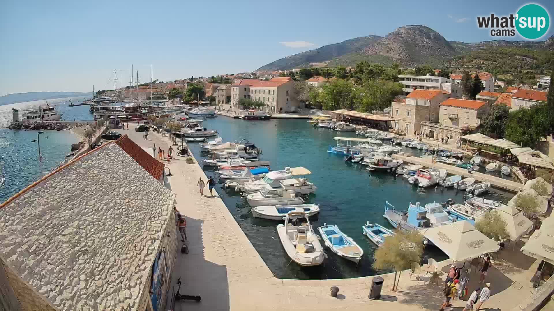Webcam Bol Hafen – Liveblick auf Bol Riva & Marina