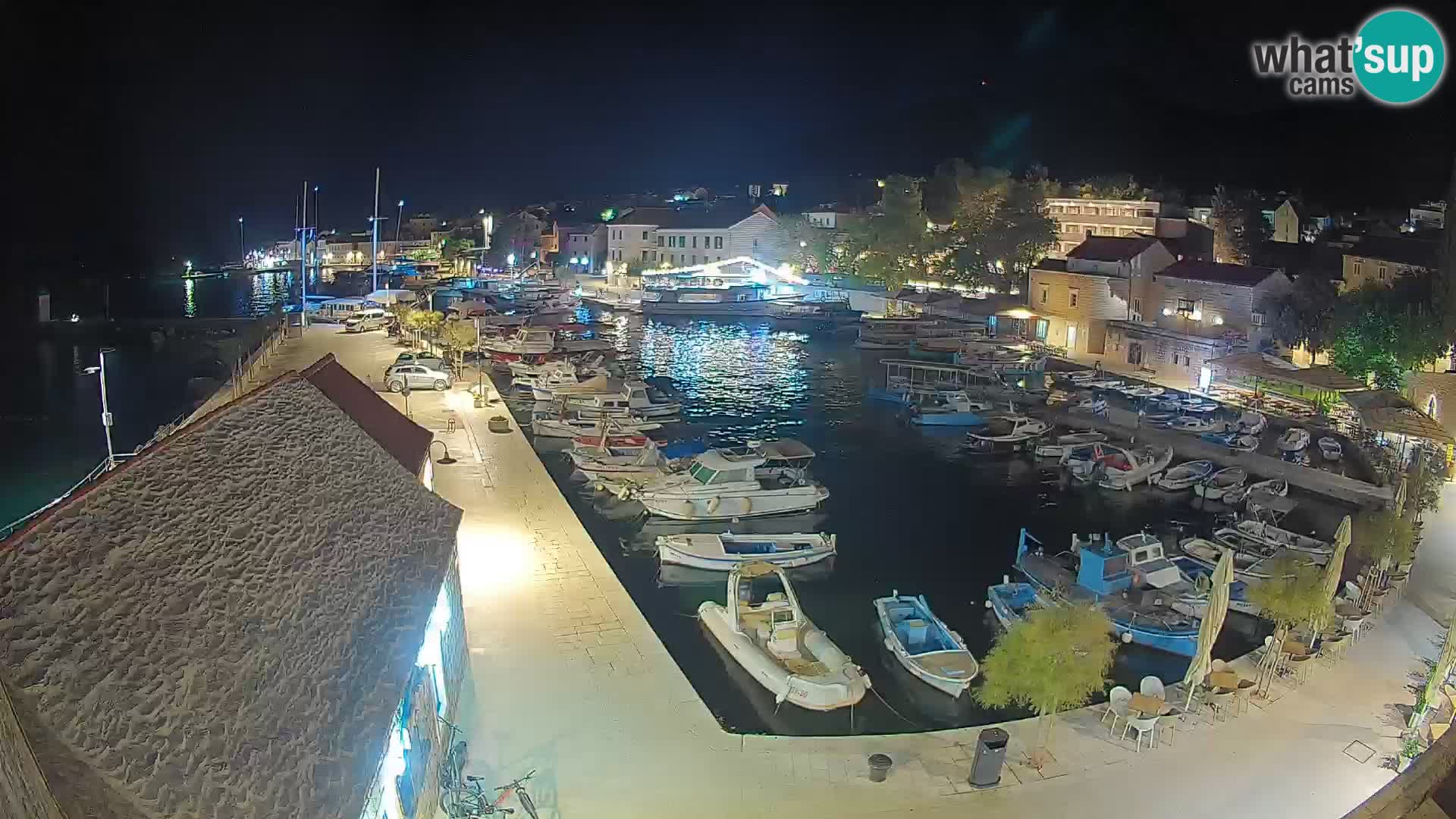 Webcam porto di Bol – Vista live sulla Riva e Marina