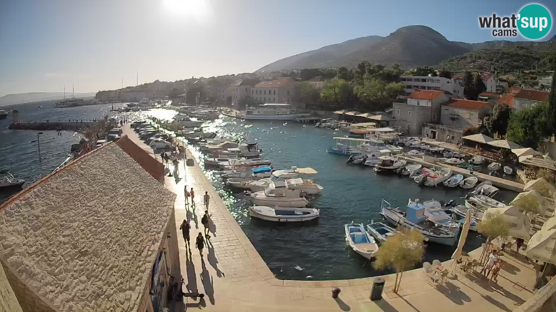 Webcam Bol Hafen – Liveblick auf Bol Riva & Marina