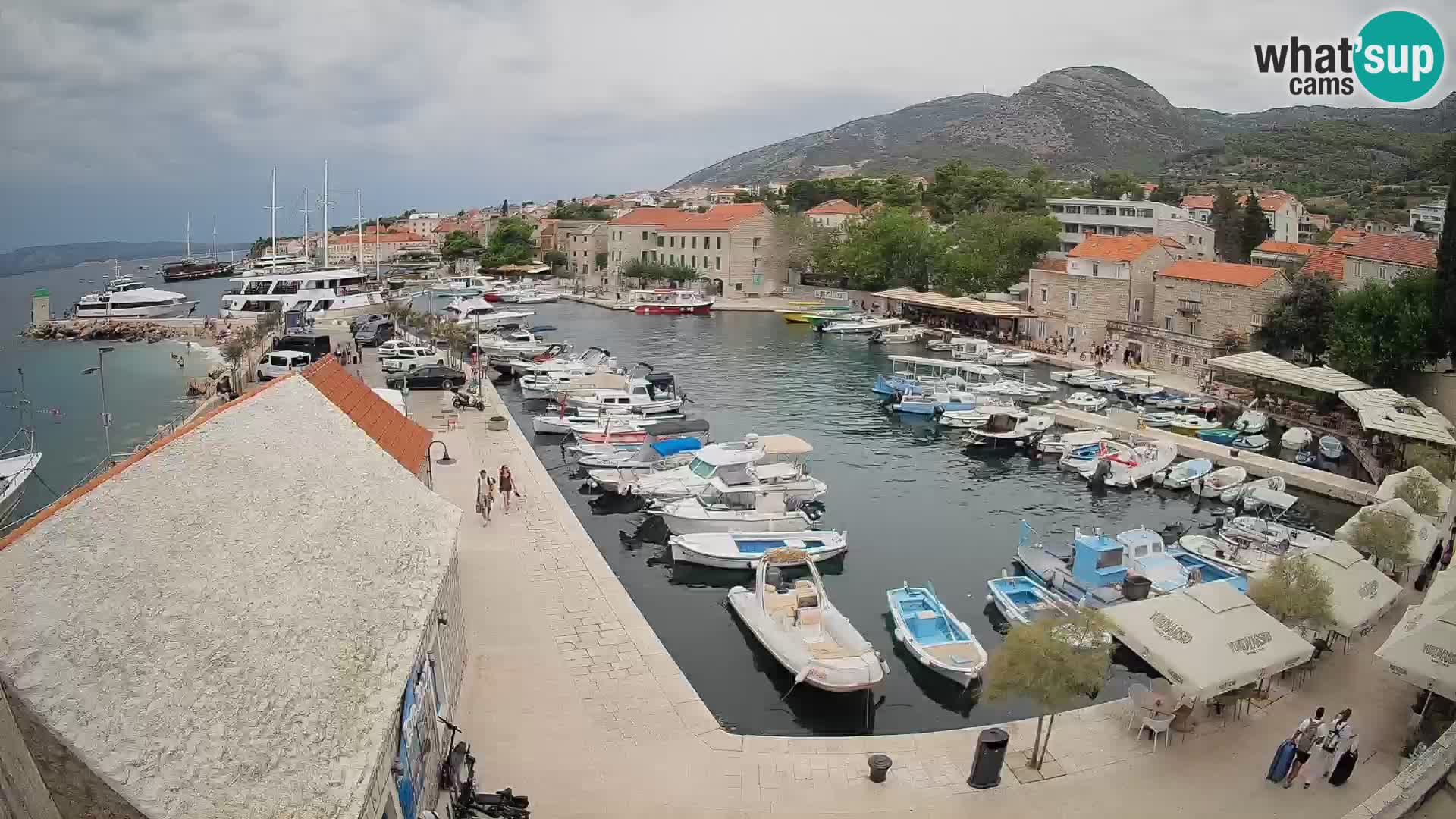 Webcam porto di Bol – Vista live sulla Riva e Marina