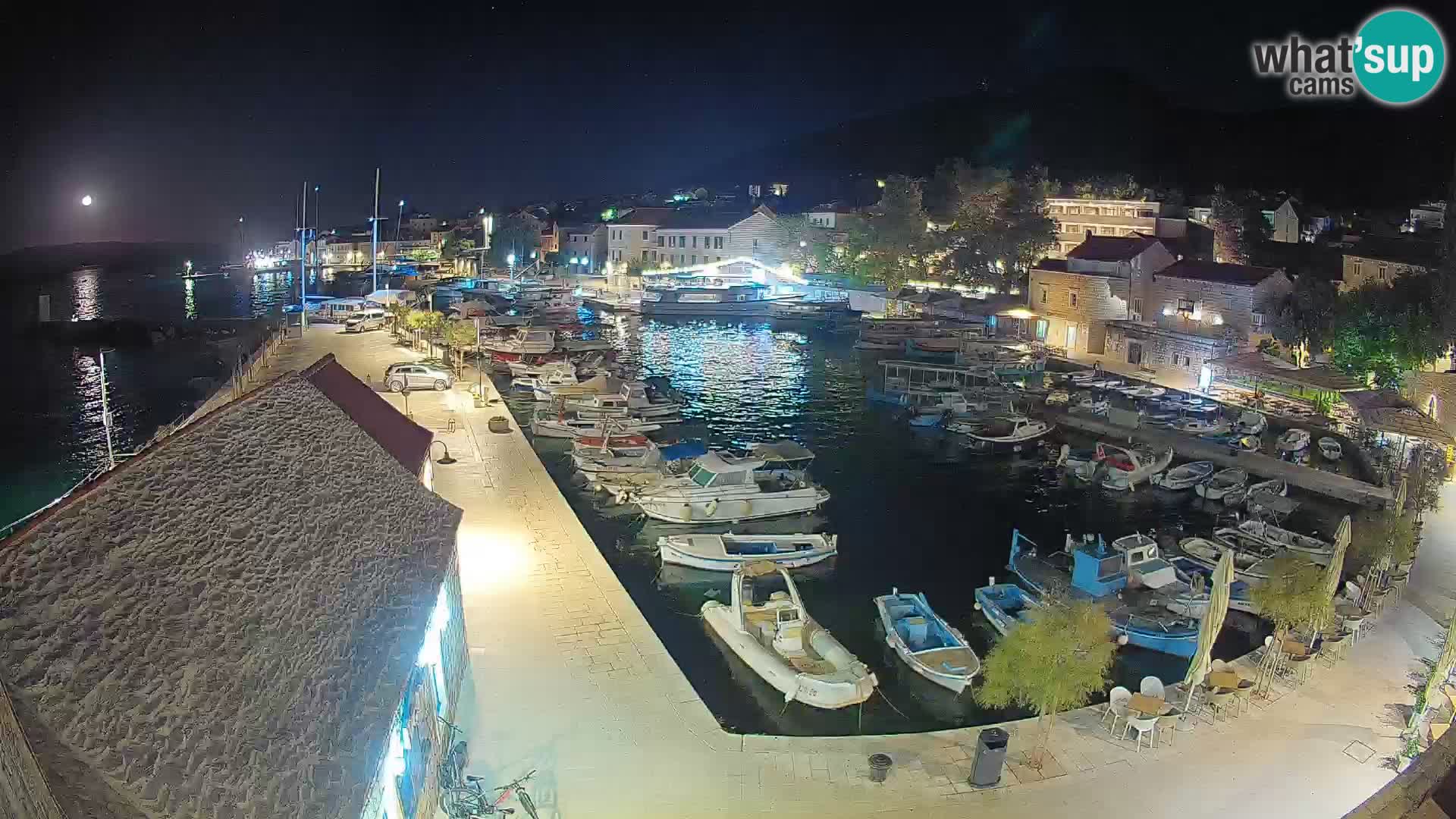 Webcam Bol Hafen – Liveblick auf Bol Riva & Marina