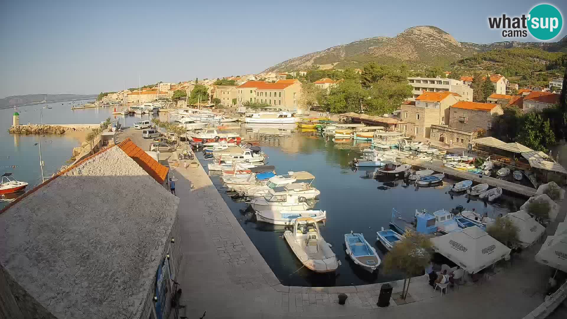 Webcam Bol Hafen – Liveblick auf Bol Riva & Marina