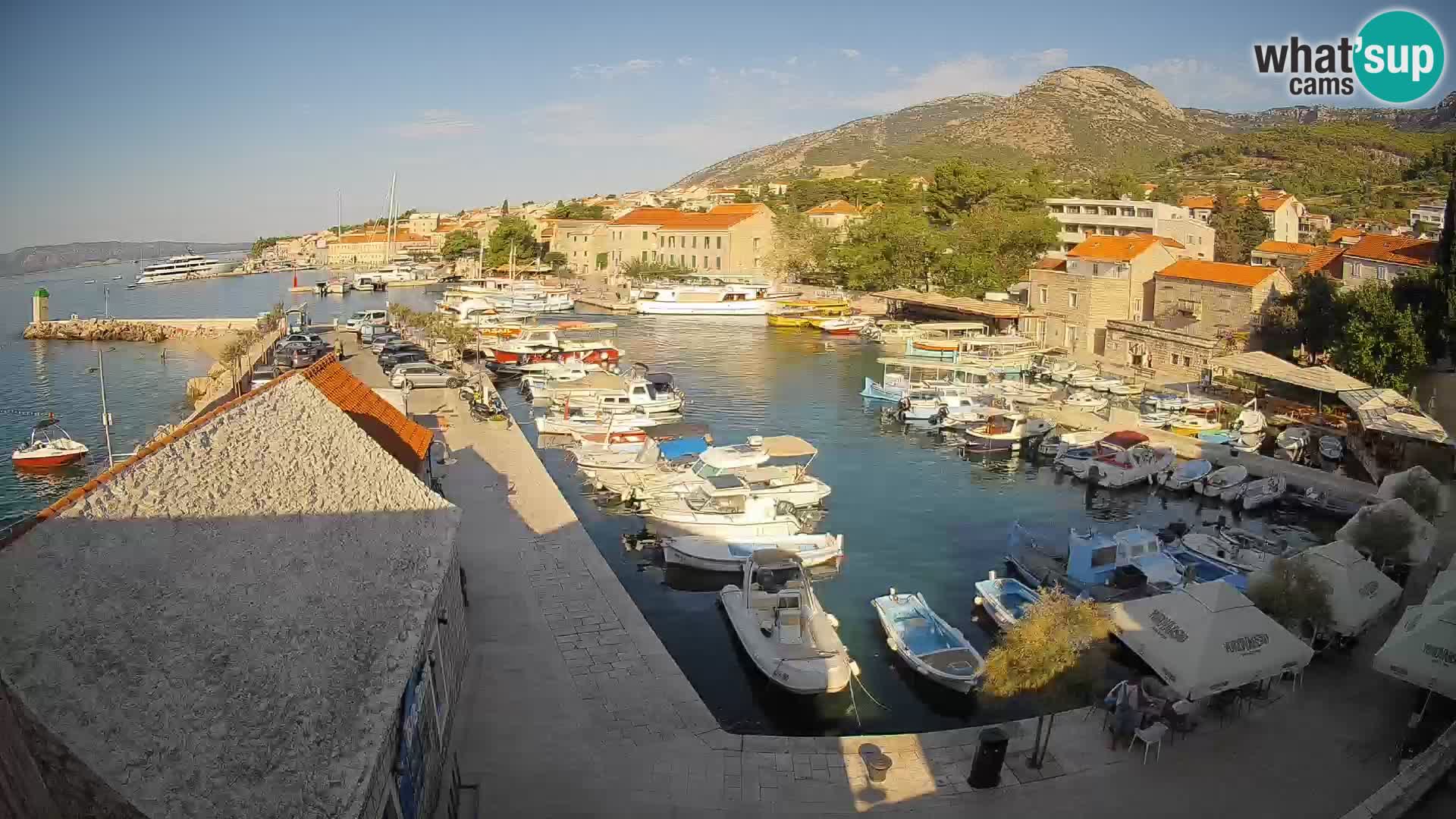 Webcam porto di Bol – Vista live sulla Riva e Marina