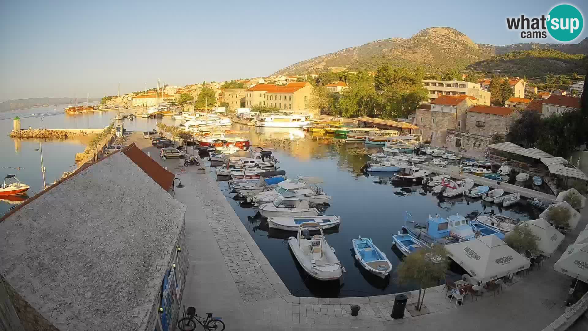 Webcam Bol Hafen – Liveblick auf Bol Riva & Marina