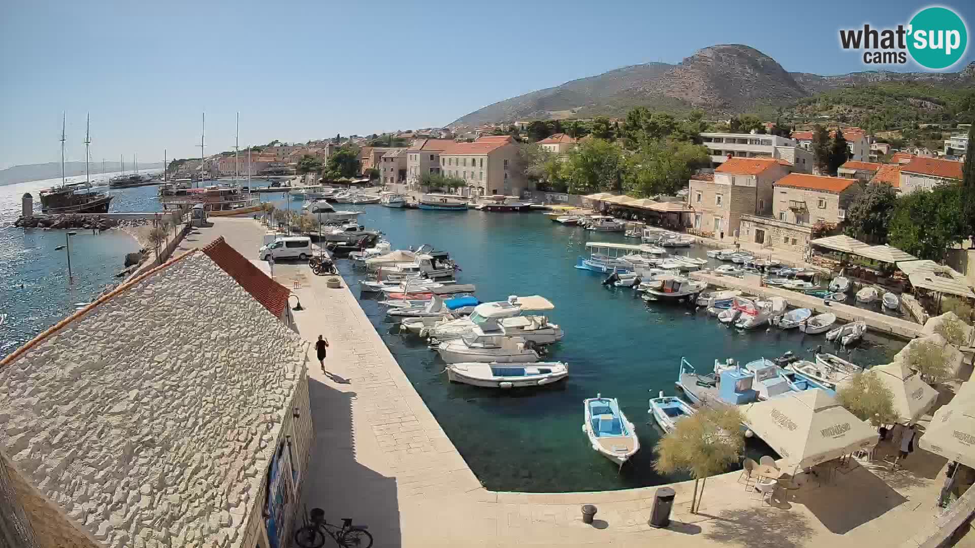 Webcam Bol Hafen – Liveblick auf Bol Riva & Marina
