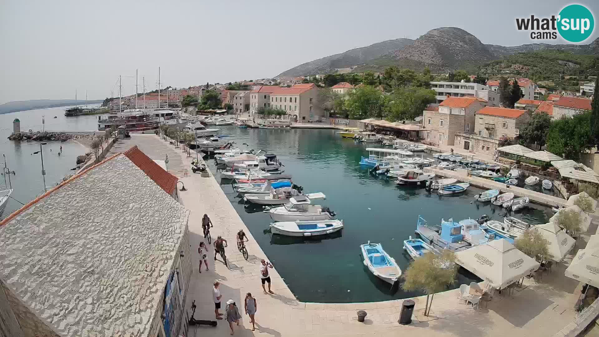 Webcam Bol Hafen – Liveblick auf Bol Riva & Marina