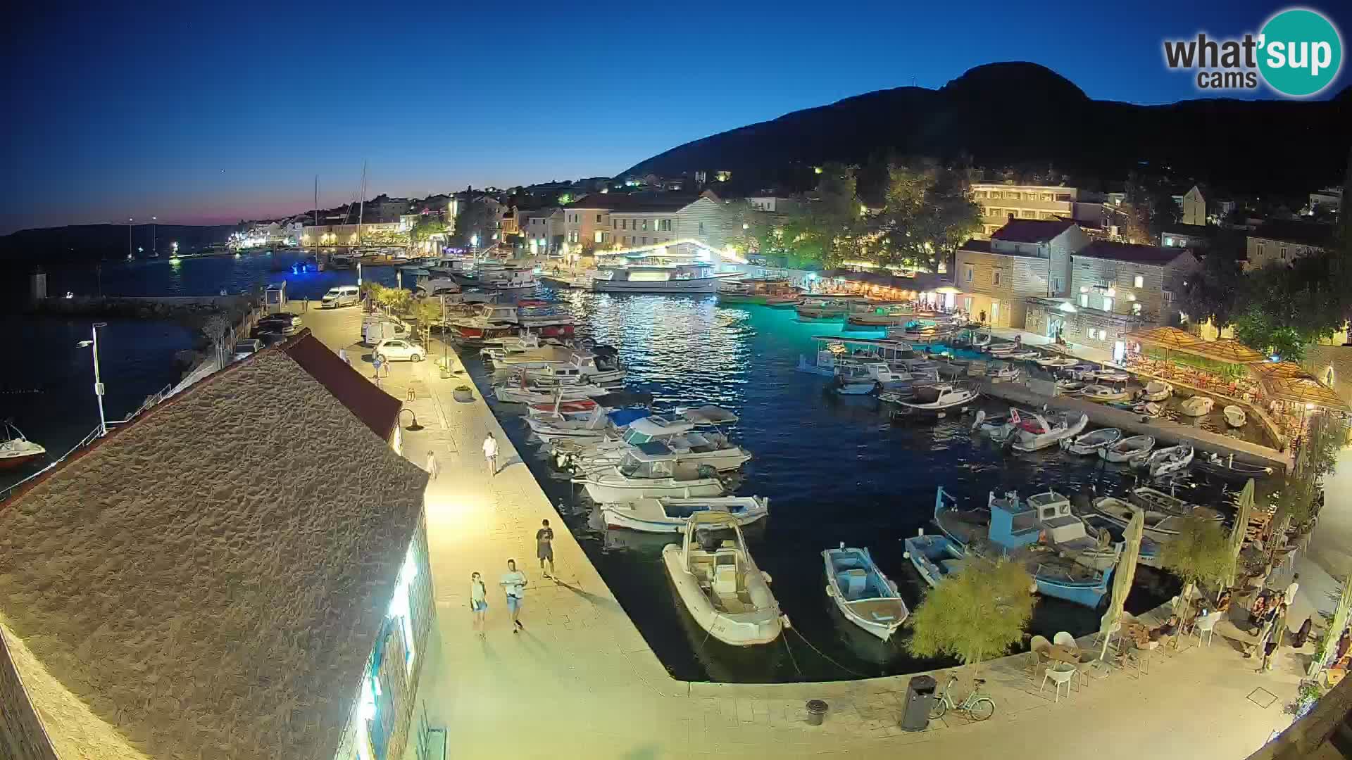 Webcam porto di Bol – Vista live sulla Riva e Marina