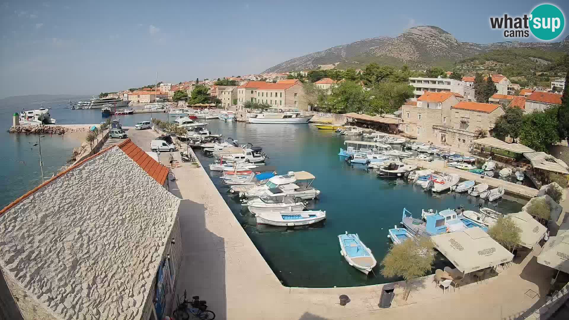 Webcam porto di Bol – Vista live sulla Riva e Marina