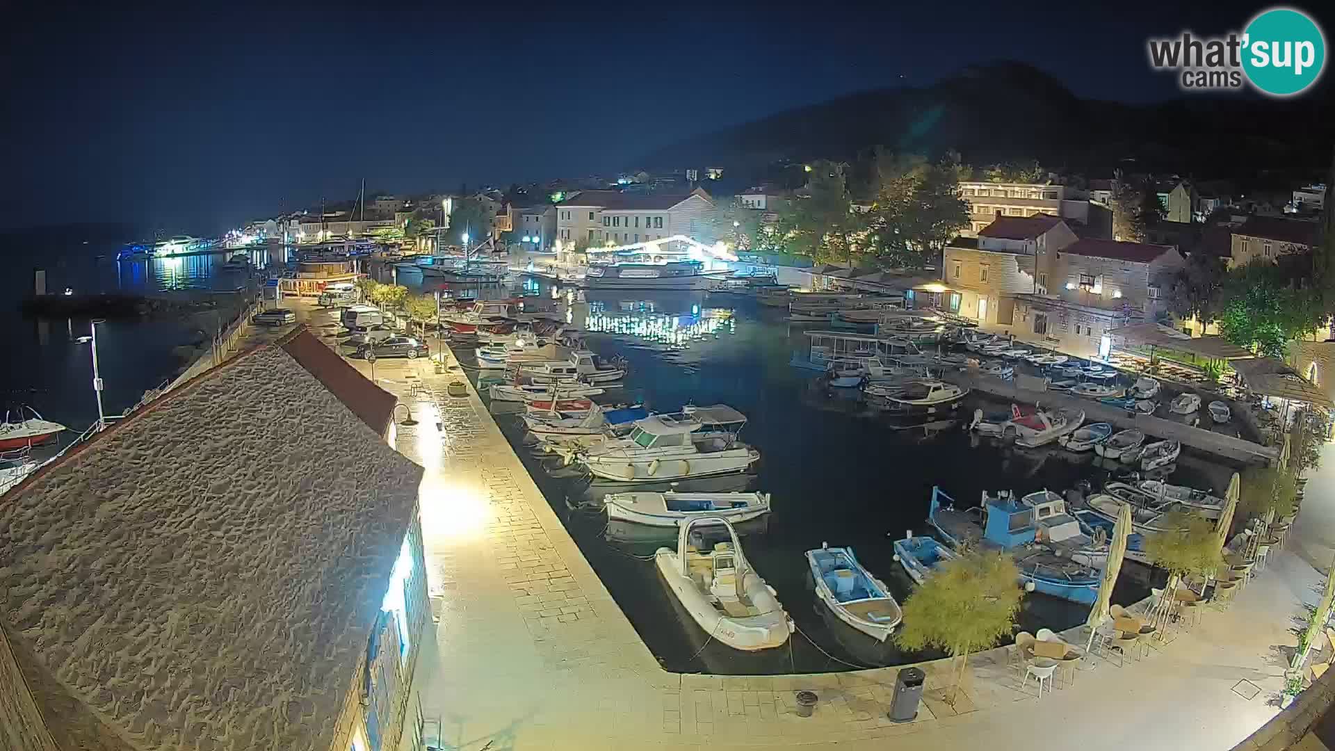 Webcam porto di Bol – Vista live sulla Riva e Marina