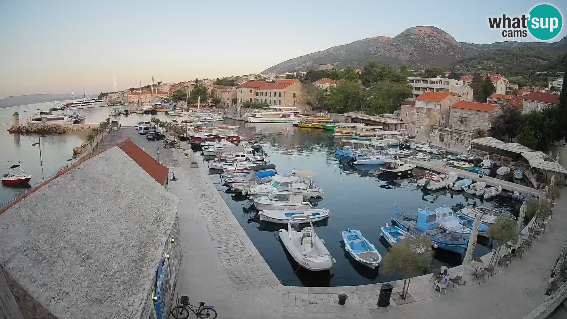 Webcam Bol Harbour – Live View of Bol Riva & Marina