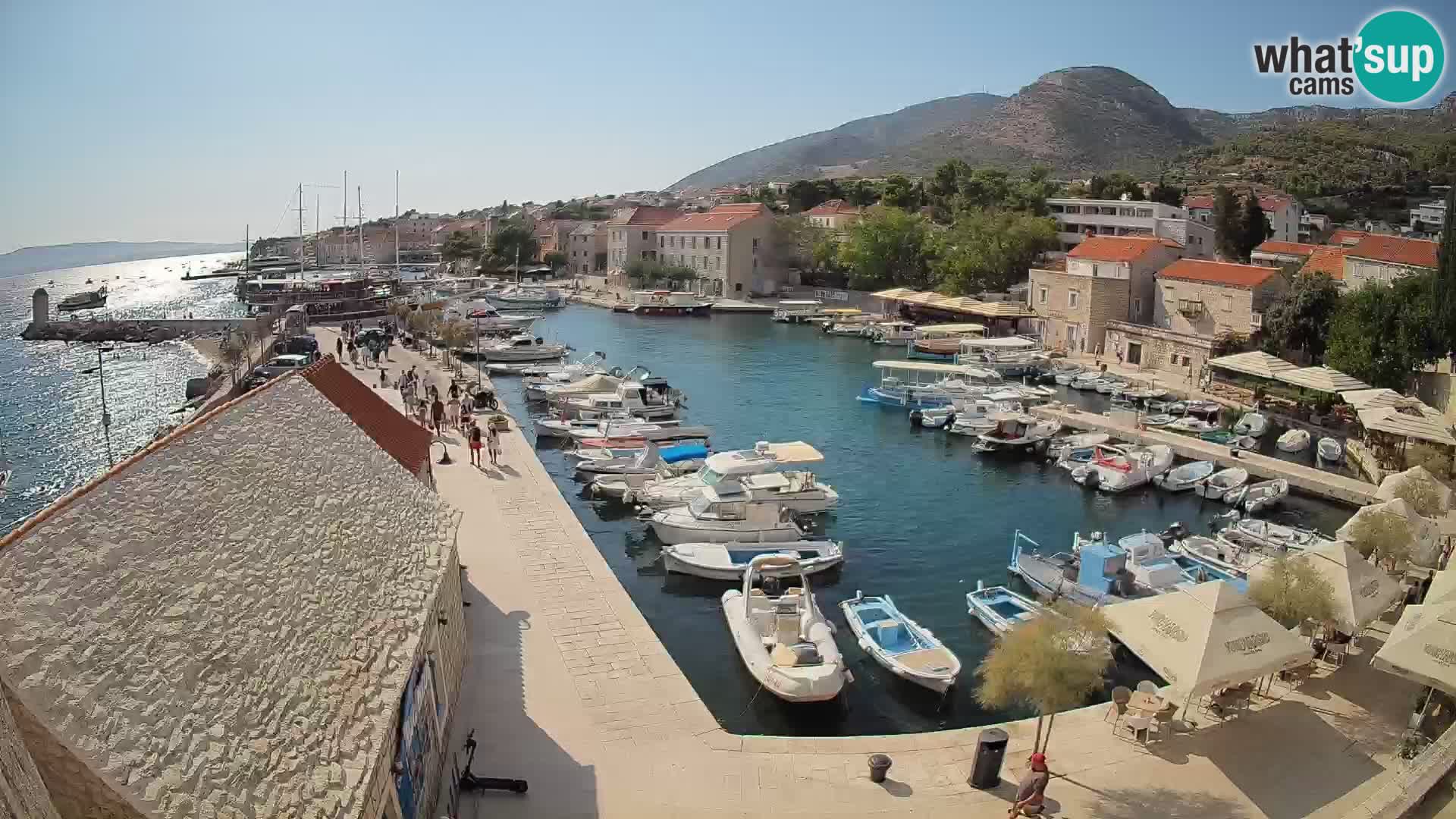 Webcam Bol Harbour – Live View of Bol Riva & Marina