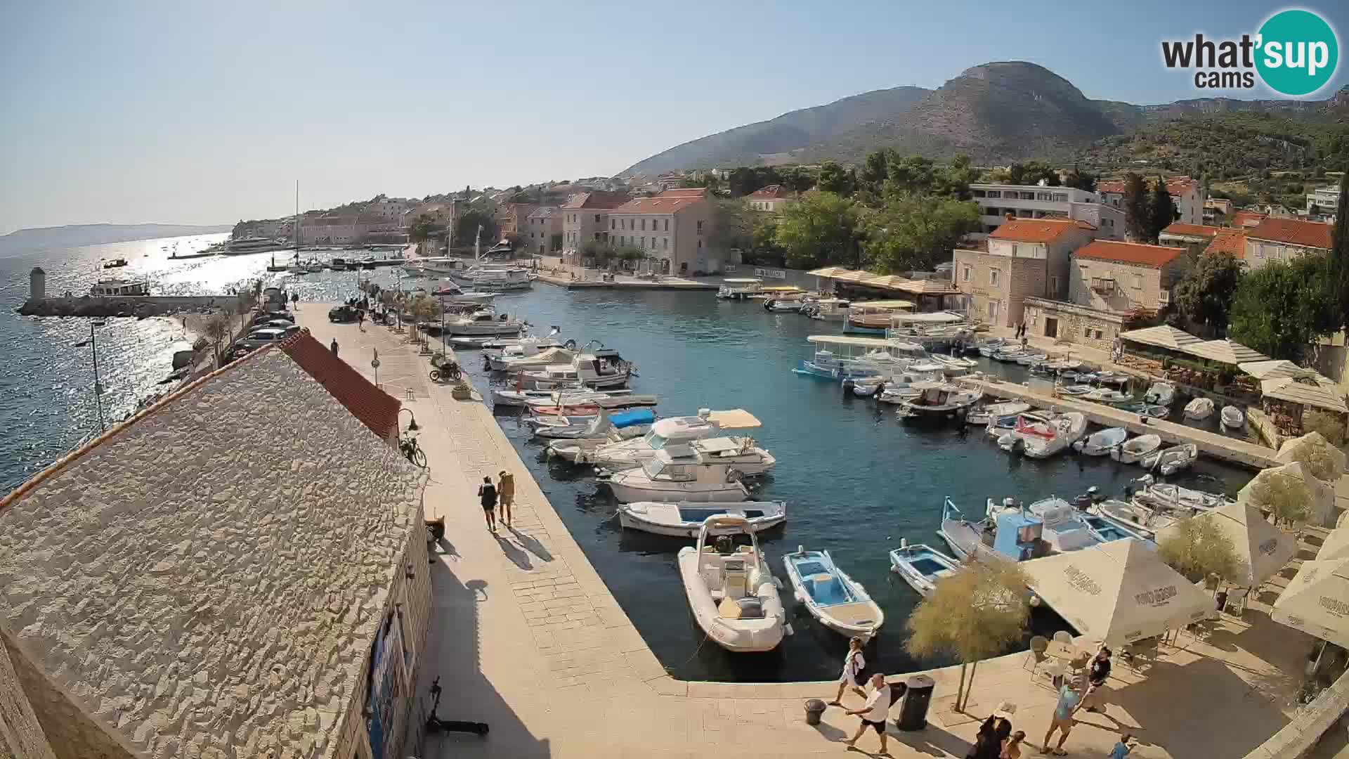 Webcam porto di Bol – Vista live sulla Riva e Marina