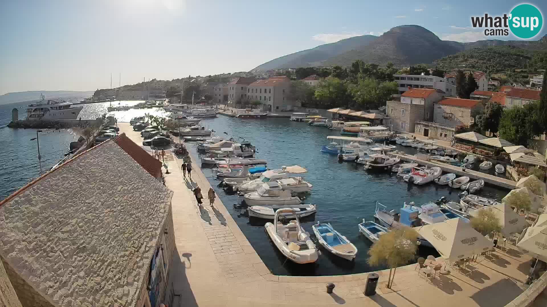 Webcam porto di Bol – Vista live sulla Riva e Marina