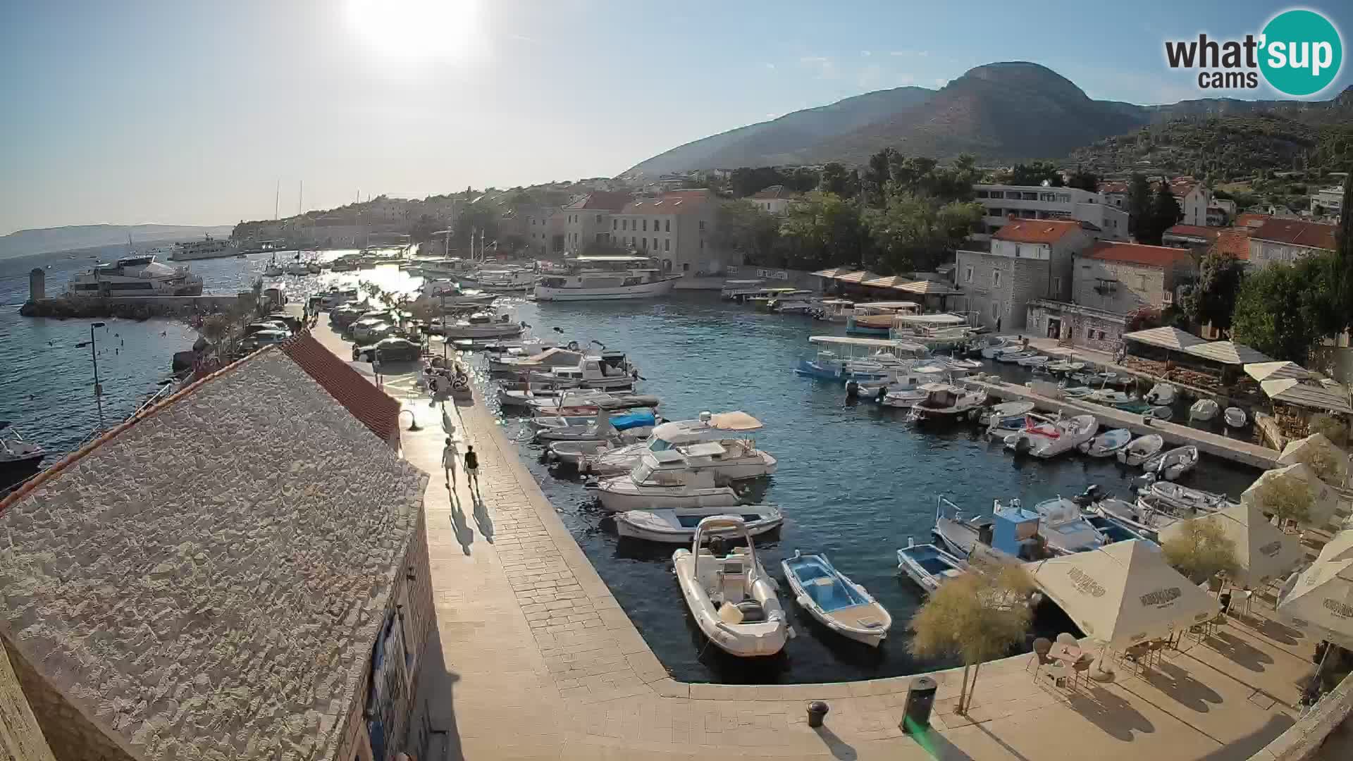 Webcam porto di Bol – Vista live sulla Riva e Marina