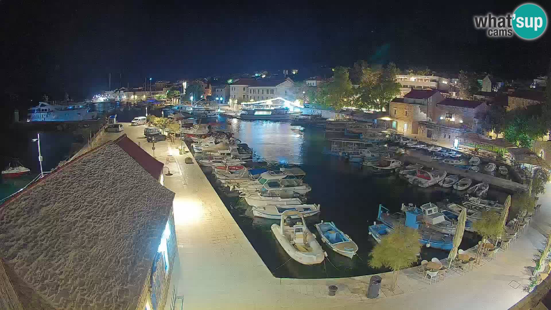 Webcam porto di Bol – Vista live sulla Riva e Marina
