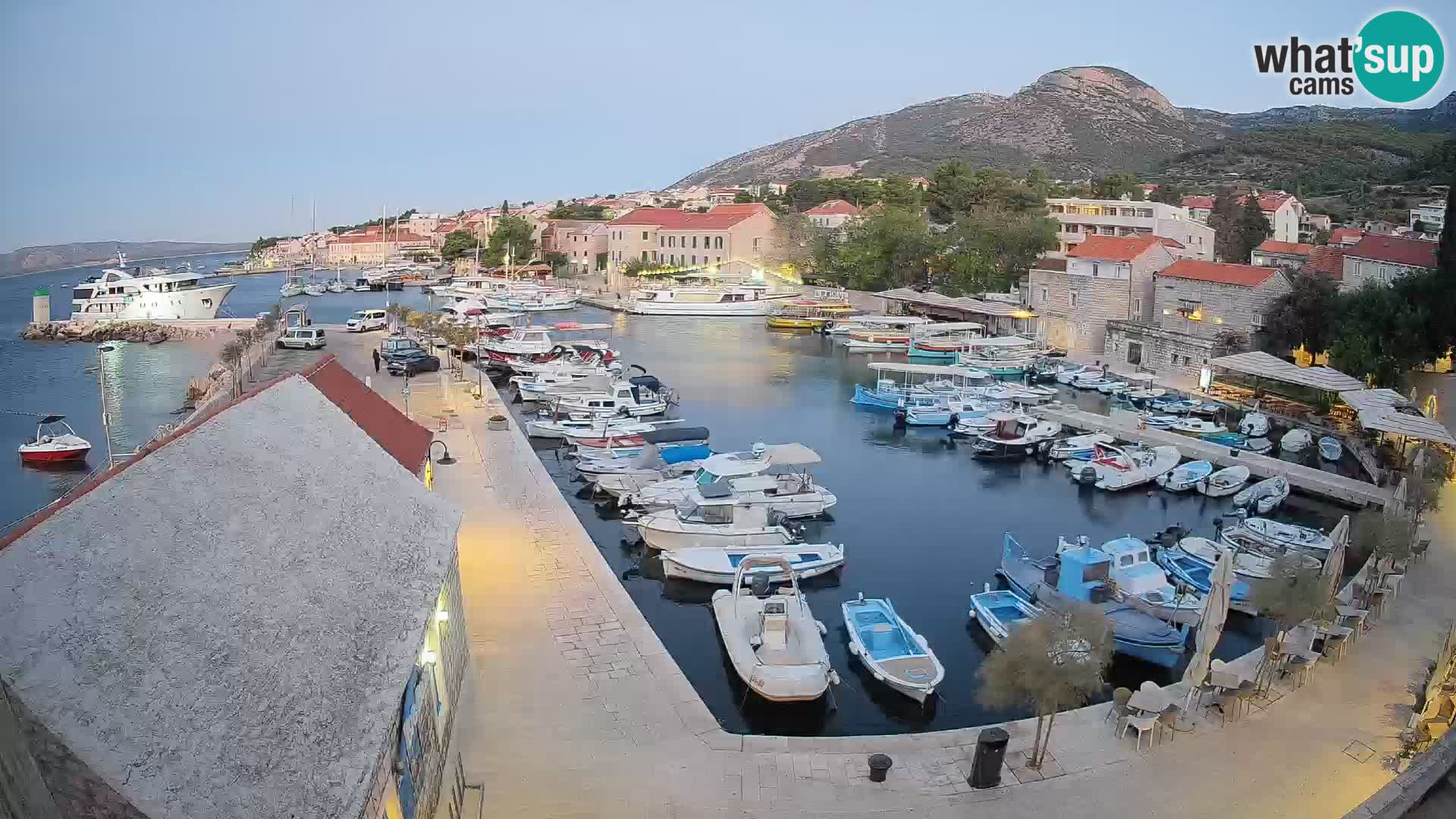 Webcam Bol Hafen – Liveblick auf Bol Riva & Marina