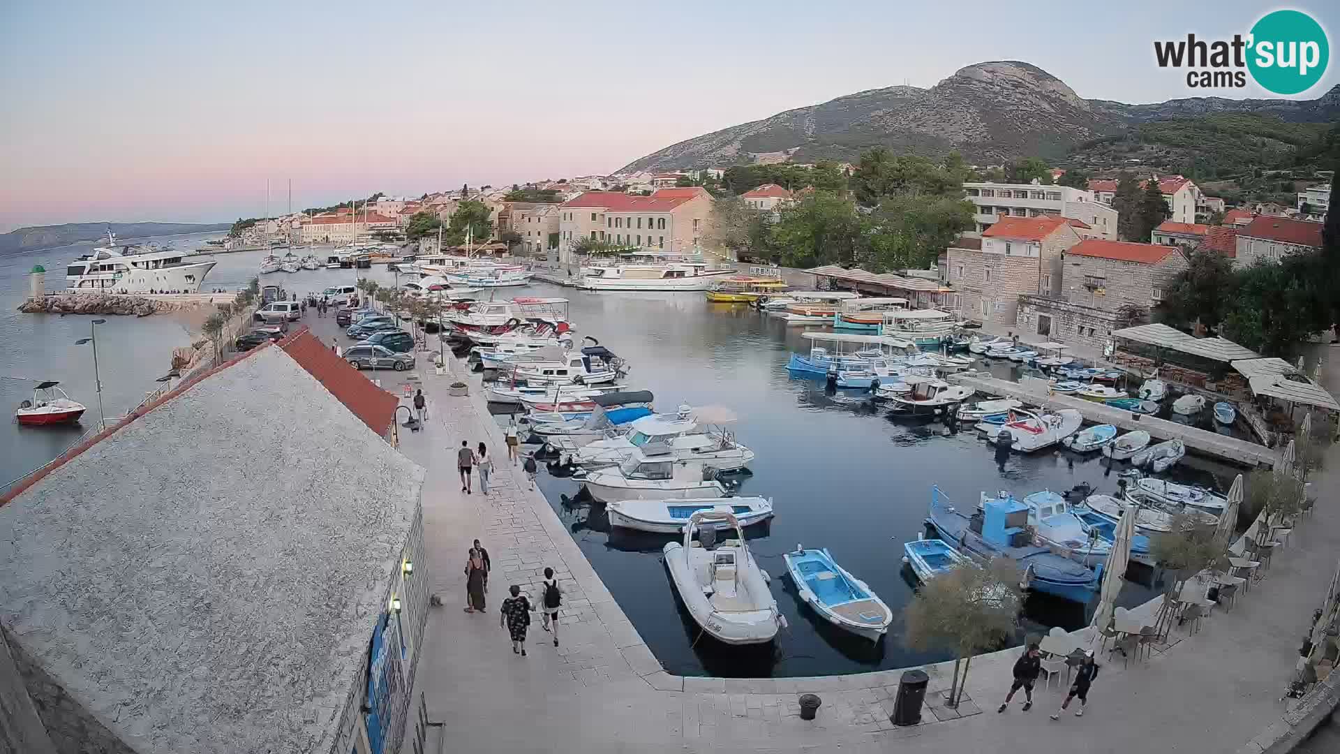 Webcam Bol Harbour – Live View of Bol Riva & Marina