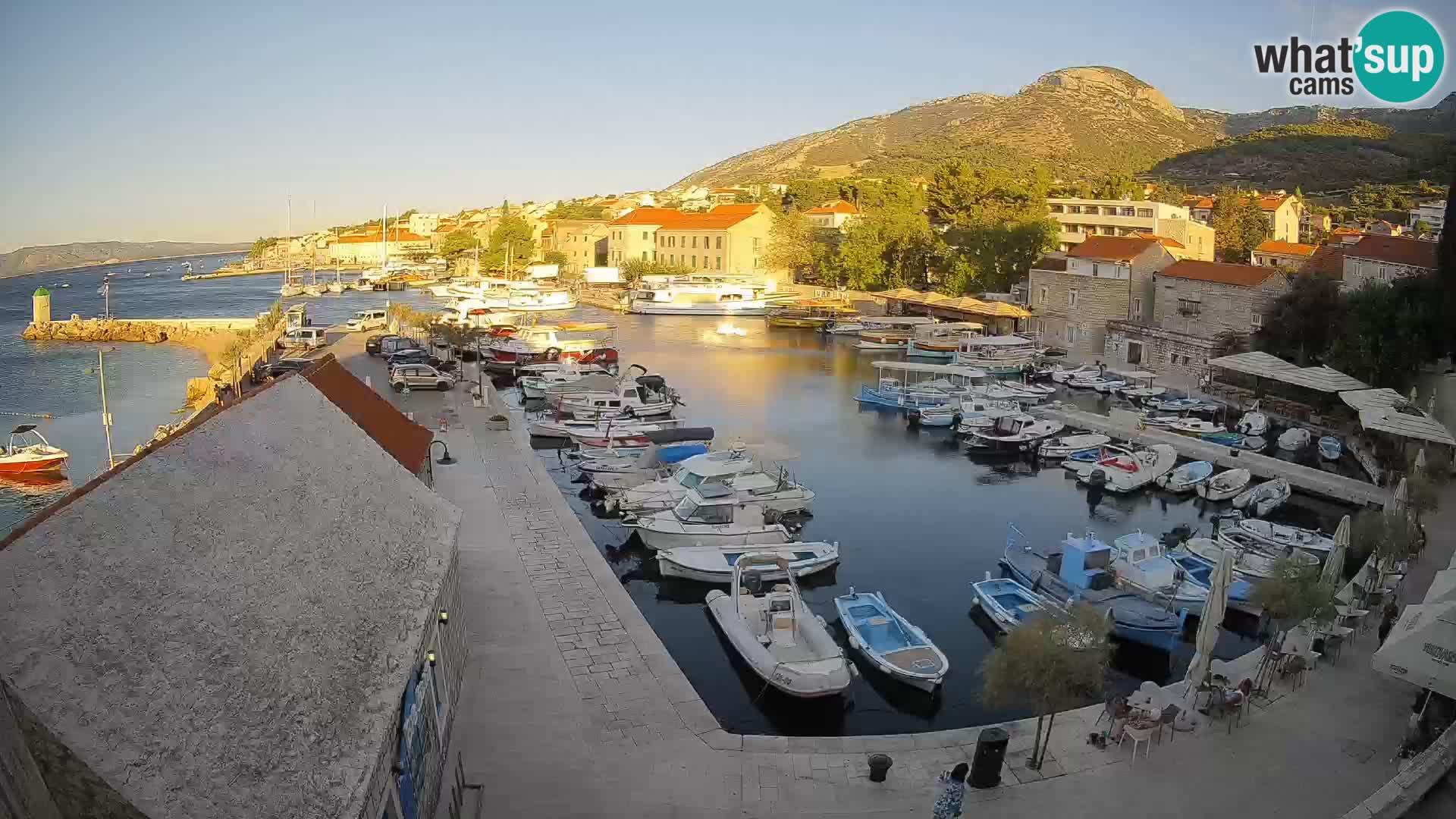 Webcam porto di Bol – Vista live sulla Riva e Marina