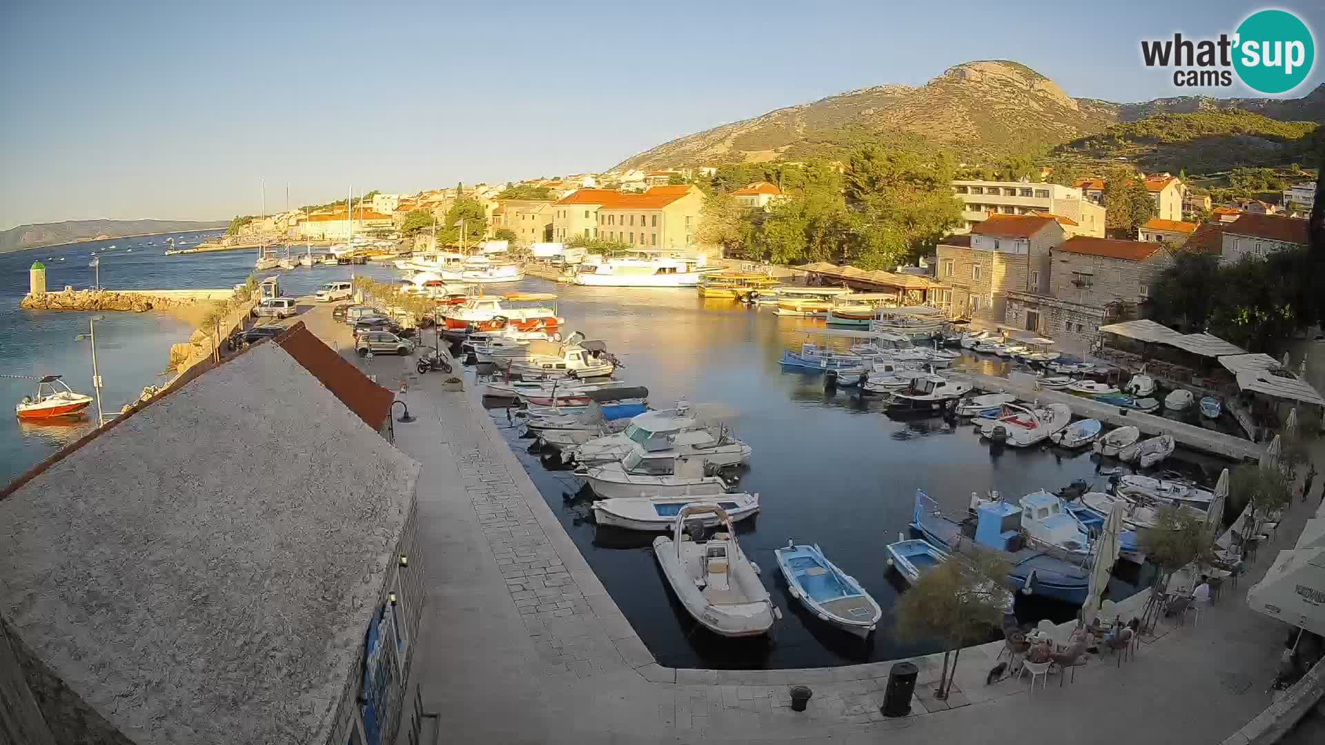 Webcam Bol Hafen – Liveblick auf Bol Riva & Marina