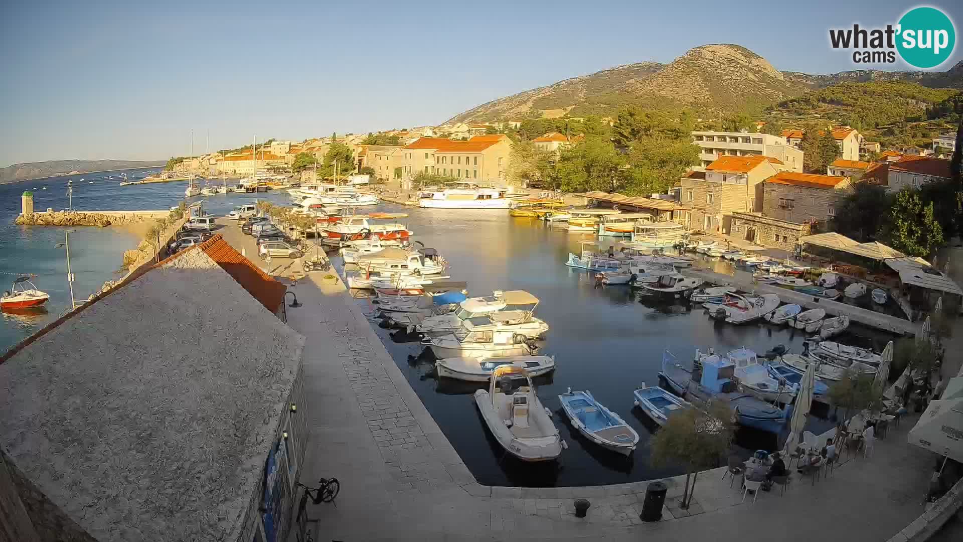 Webcam Bol Hafen – Liveblick auf Bol Riva & Marina