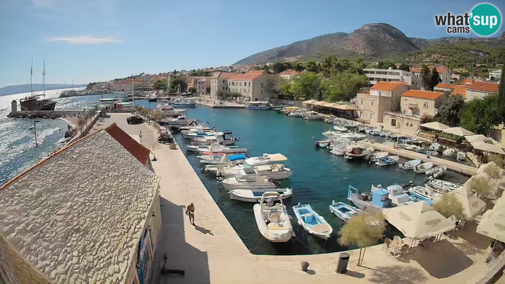 Webcam Bol Hafen – Liveblick auf Bol Riva & Marina