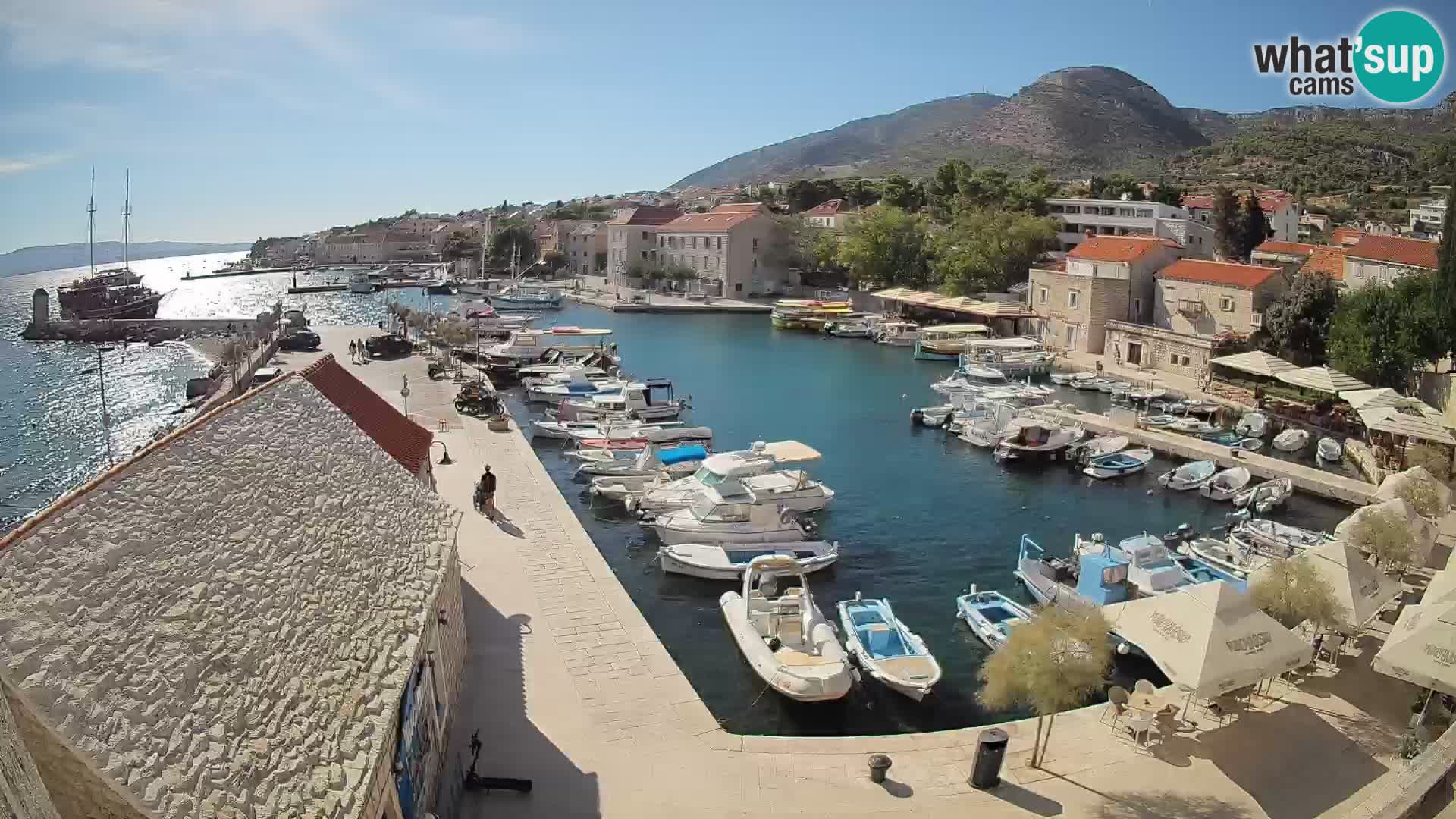 Webcam Bol Harbour – Live View of Bol Riva & Marina