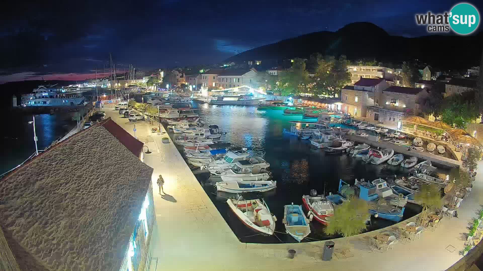 Webcam porto di Bol – Vista live sulla Riva e Marina