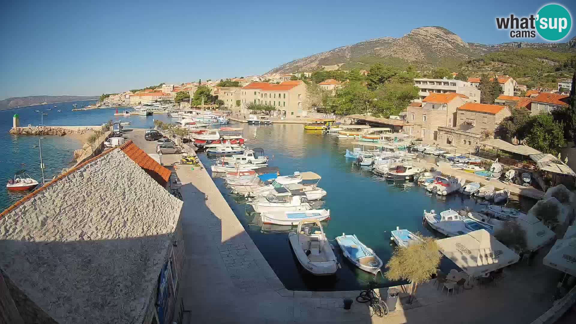 Webcam Bol Hafen – Liveblick auf Bol Riva & Marina