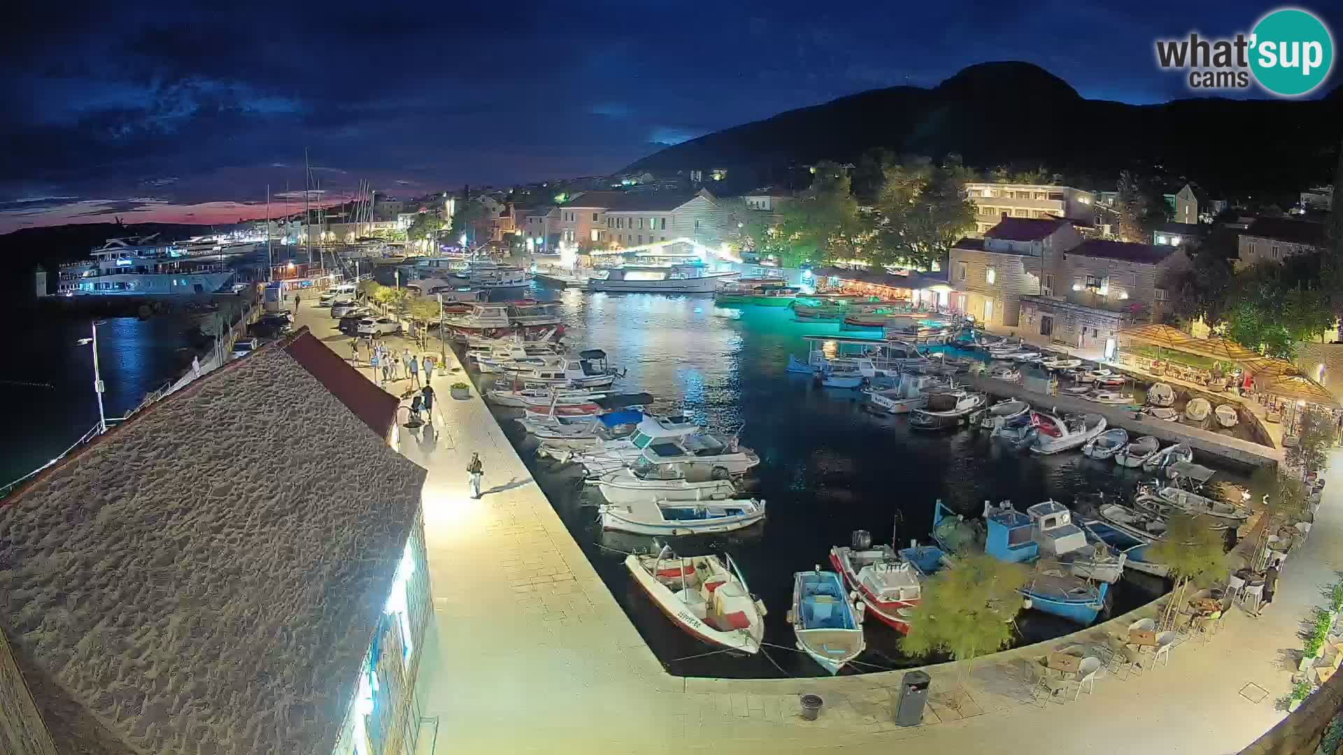 Webcam Bol Hafen – Liveblick auf Bol Riva & Marina