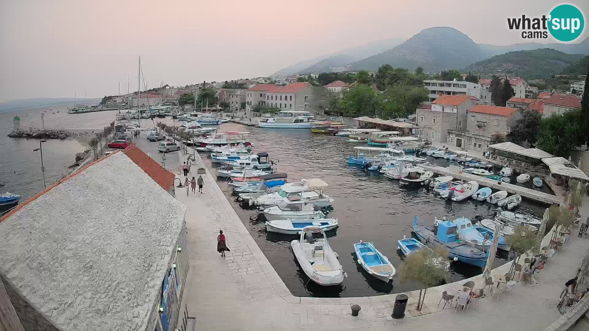 Webcam Bol Harbour – Live View of Bol Riva & Marina
