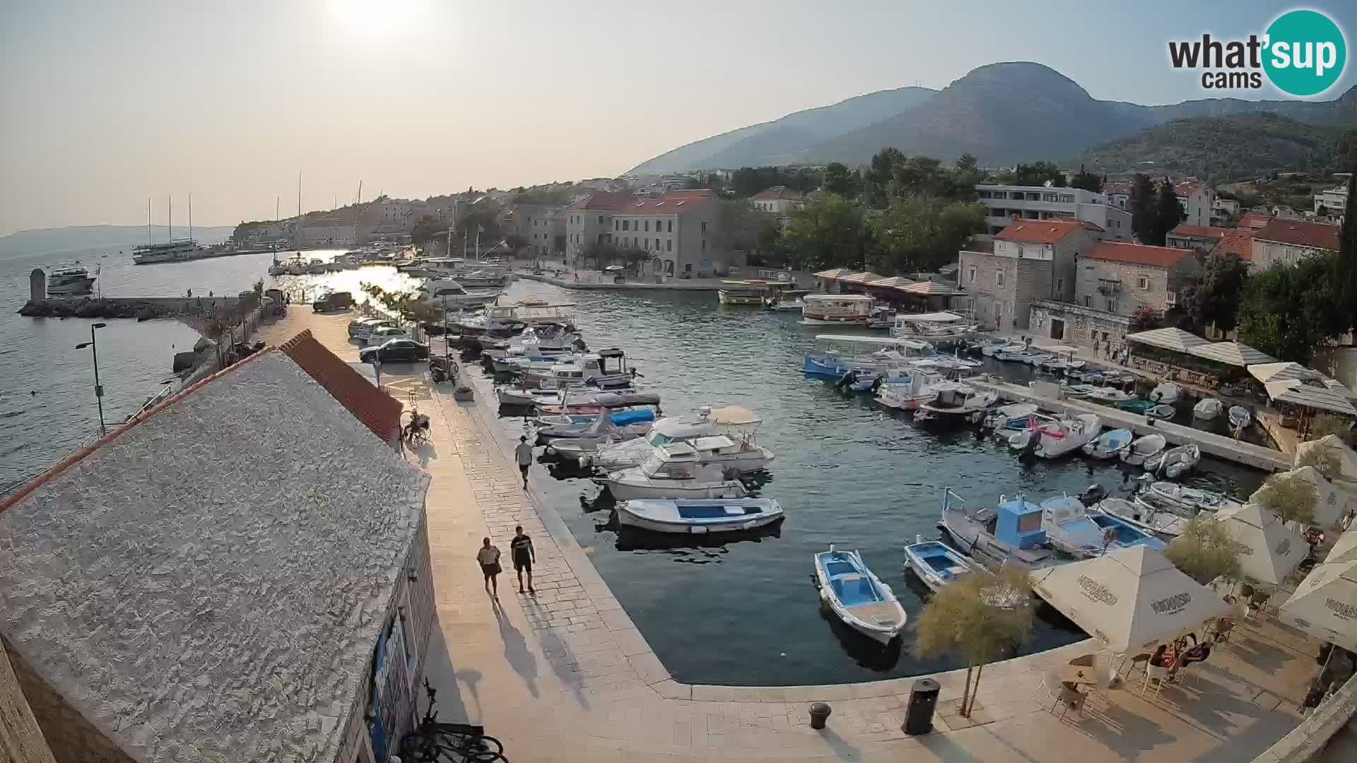 Webcam Bol Hafen – Liveblick auf Bol Riva & Marina