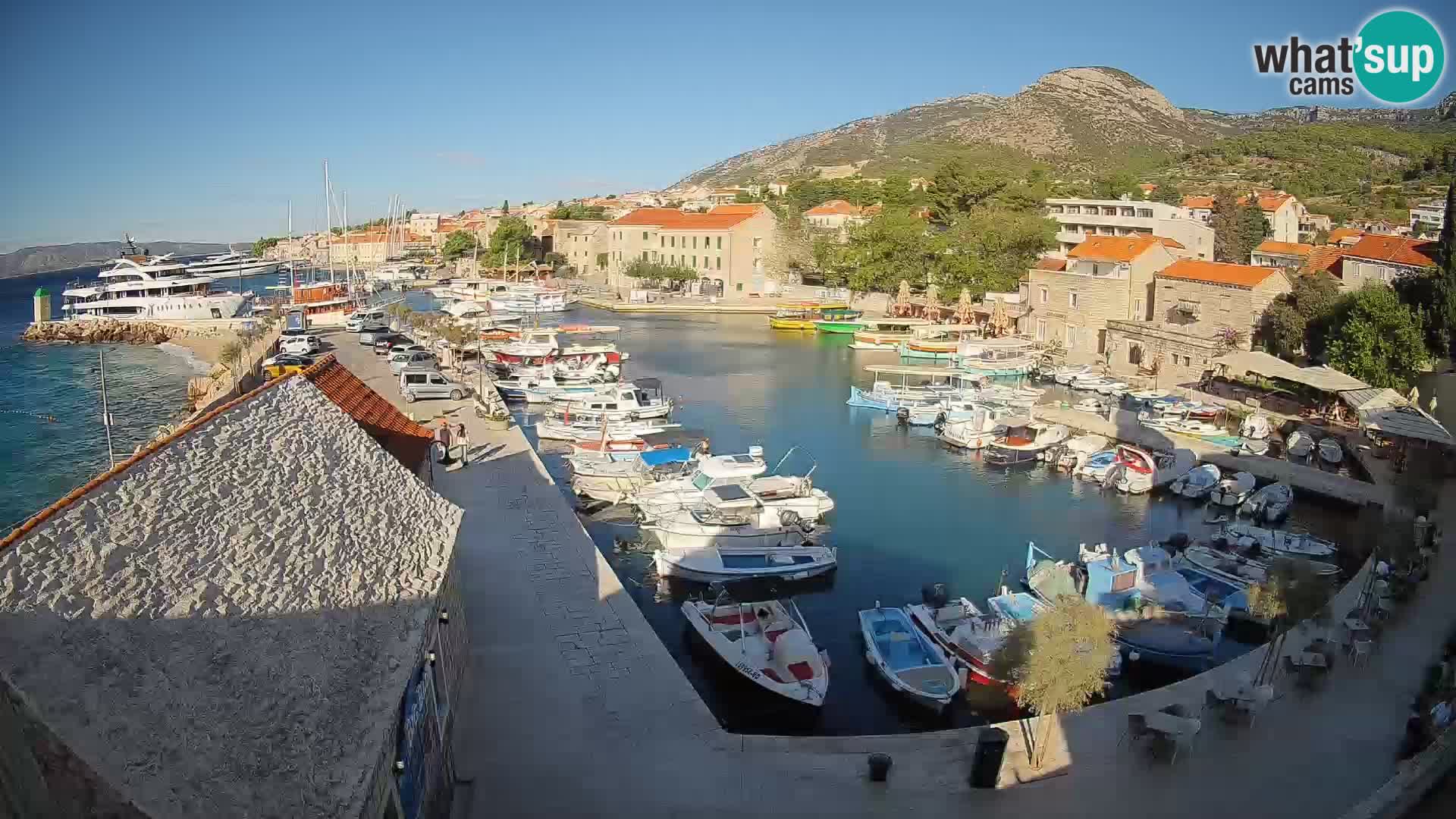 Webcam porto di Bol – Vista live sulla Riva e Marina