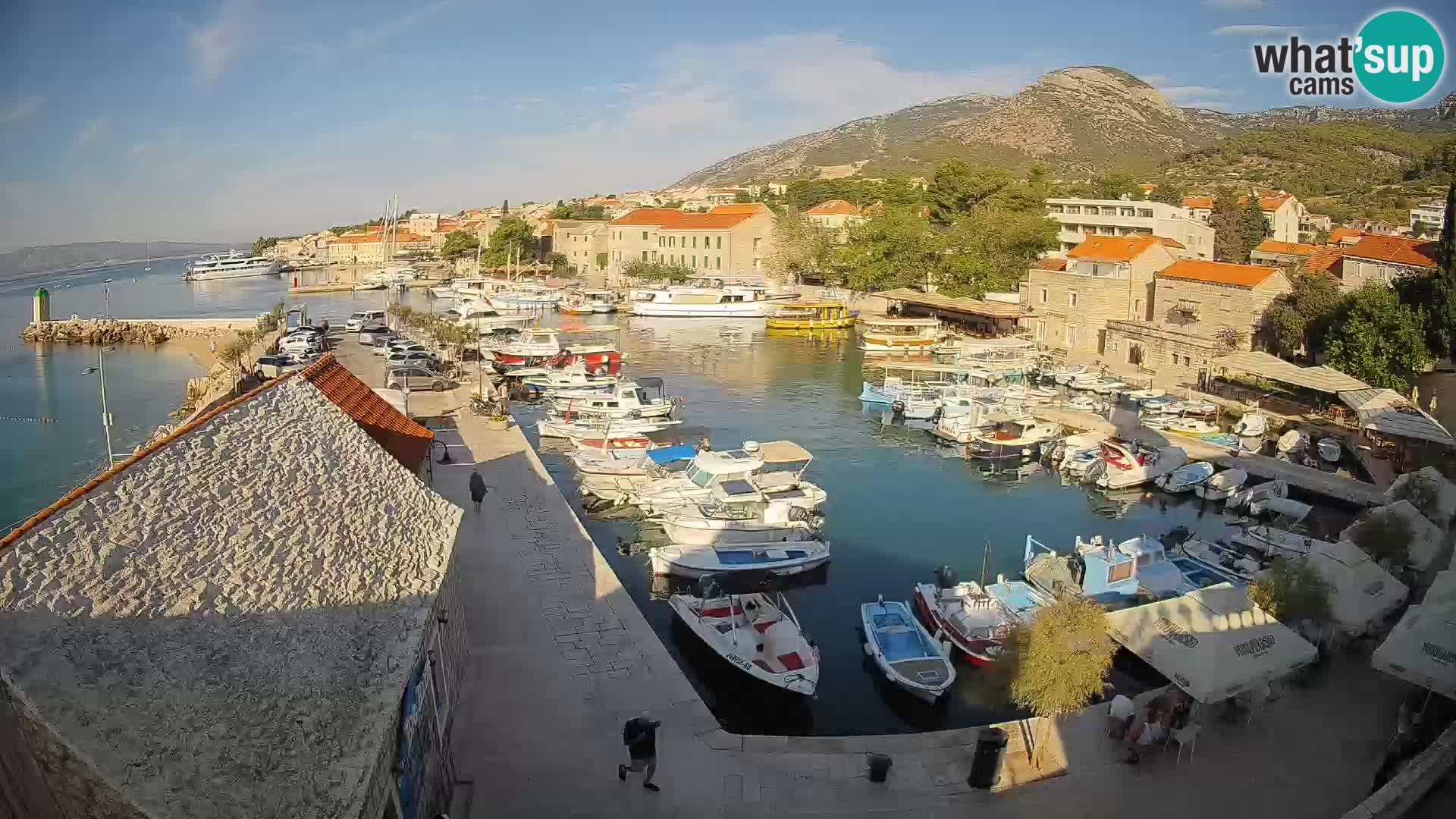 Webcam porto di Bol – Vista live sulla Riva e Marina